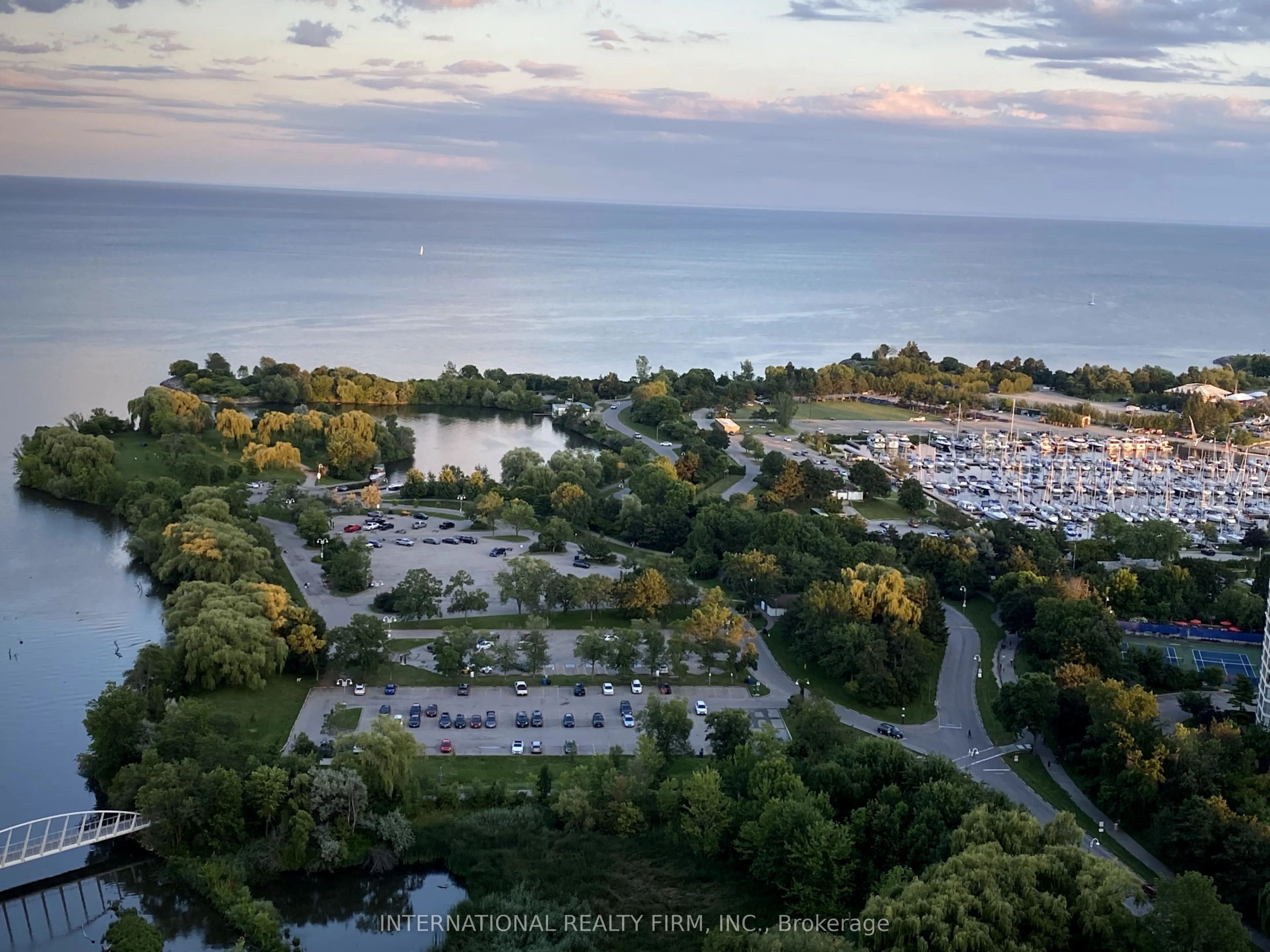 2212 Lakeshore Road W #3606