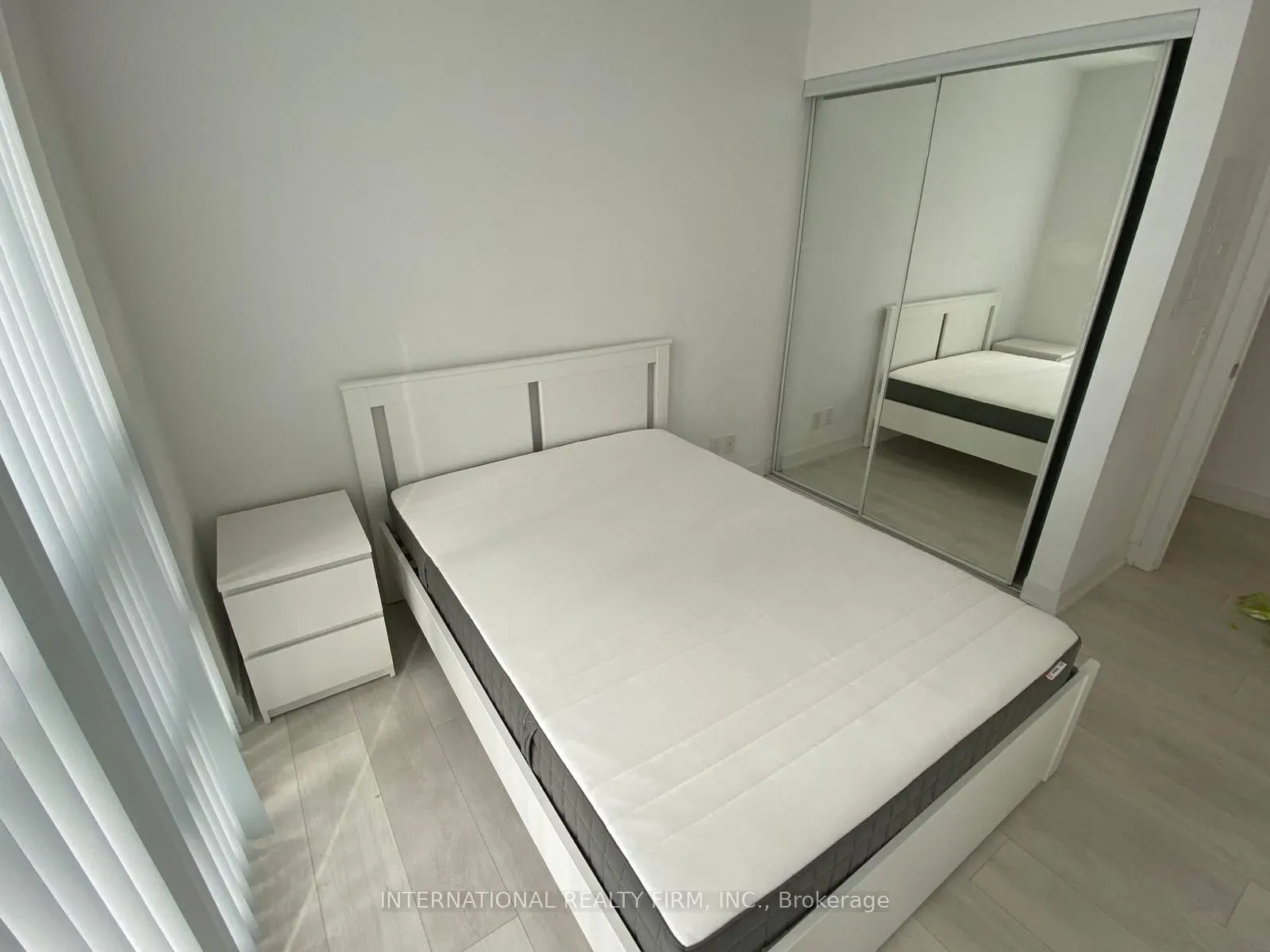 2212 Lakeshore Road W #3606
