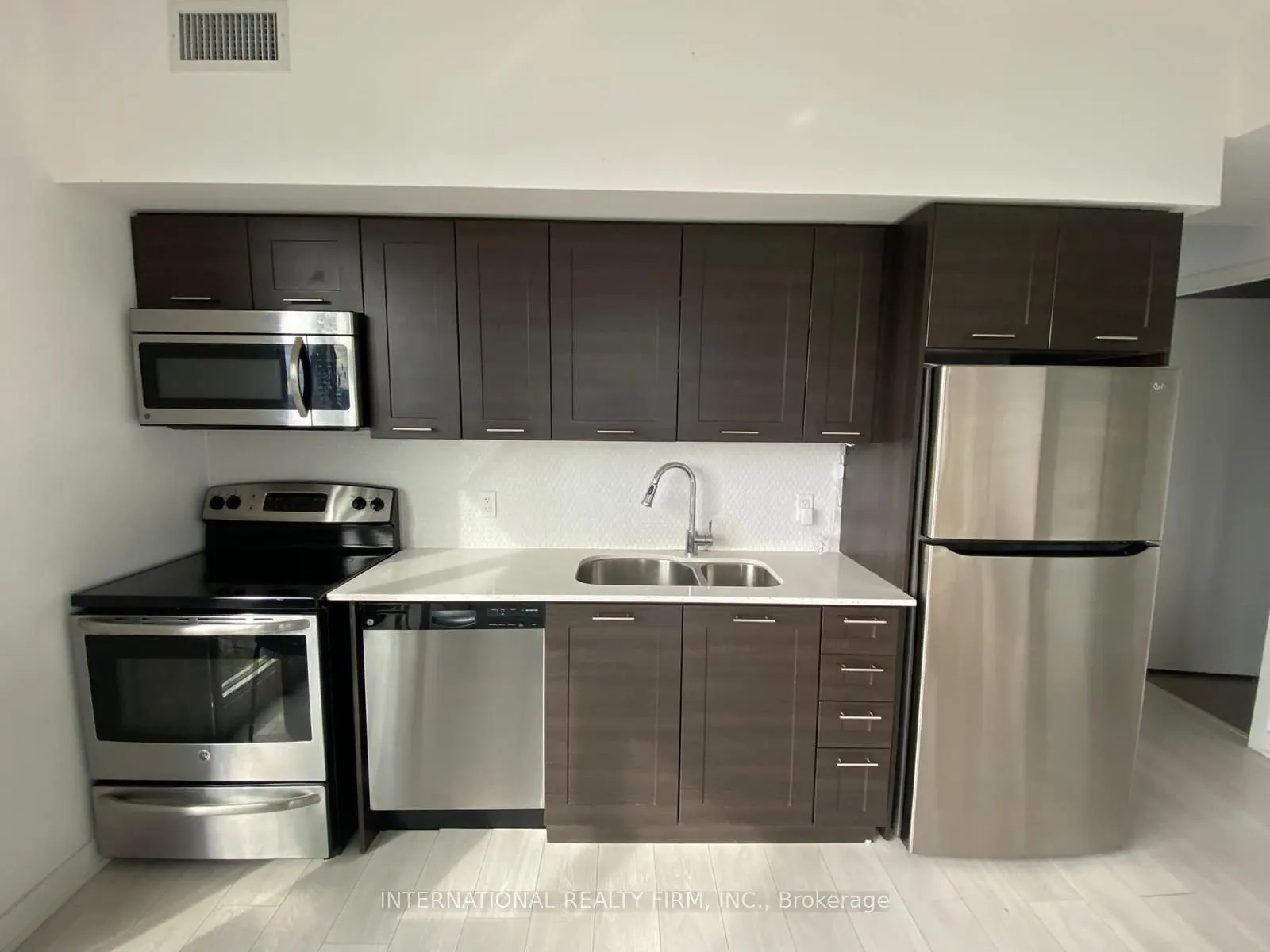 2212 Lakeshore Road W #3606