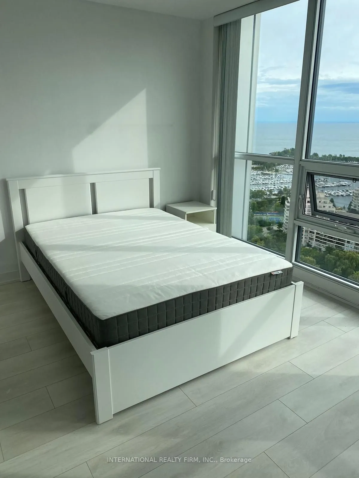 2212 Lakeshore Road W #3606