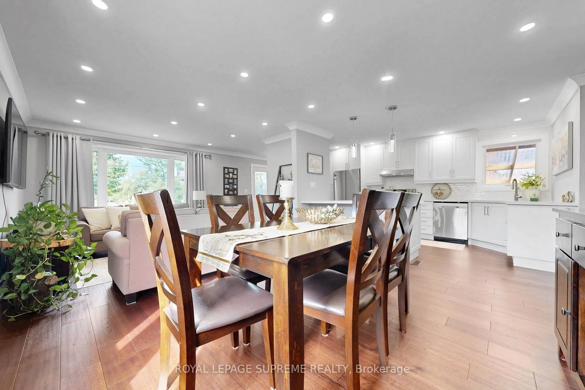 465 Maple Leaf Drive