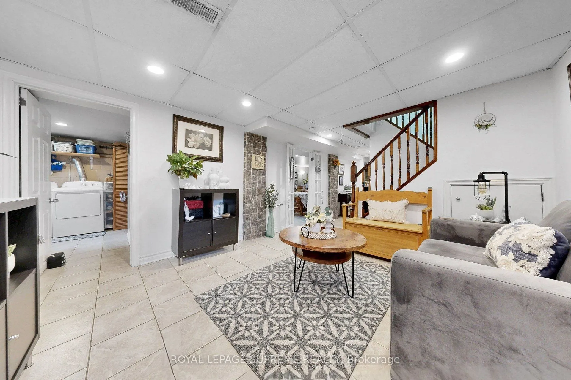 465 Maple Leaf Drive