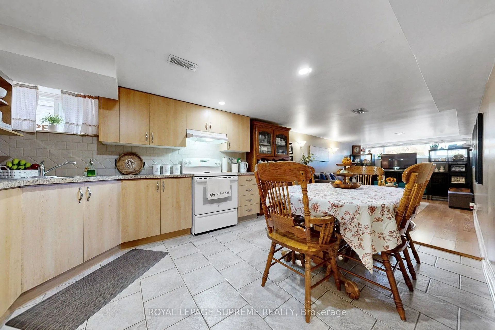 465 Maple Leaf Drive