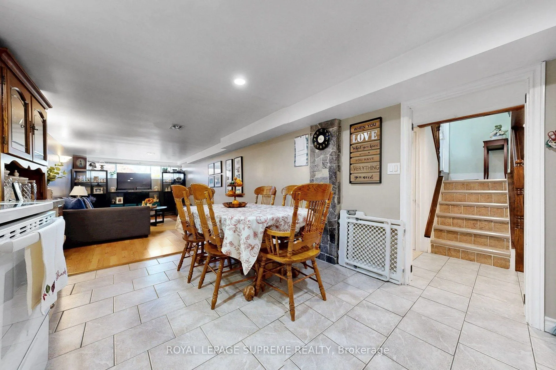 465 Maple Leaf Drive