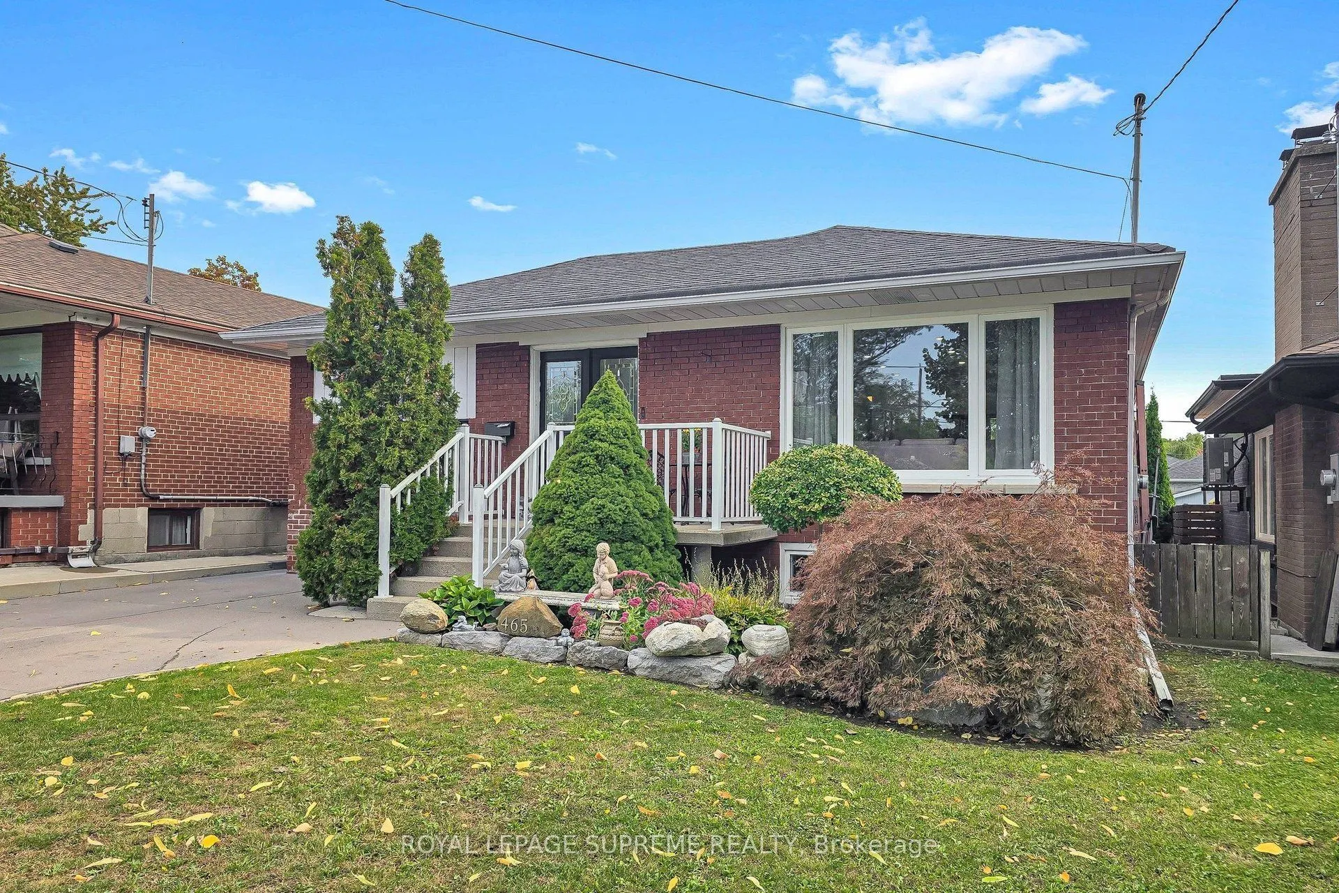 465 Maple Leaf Drive