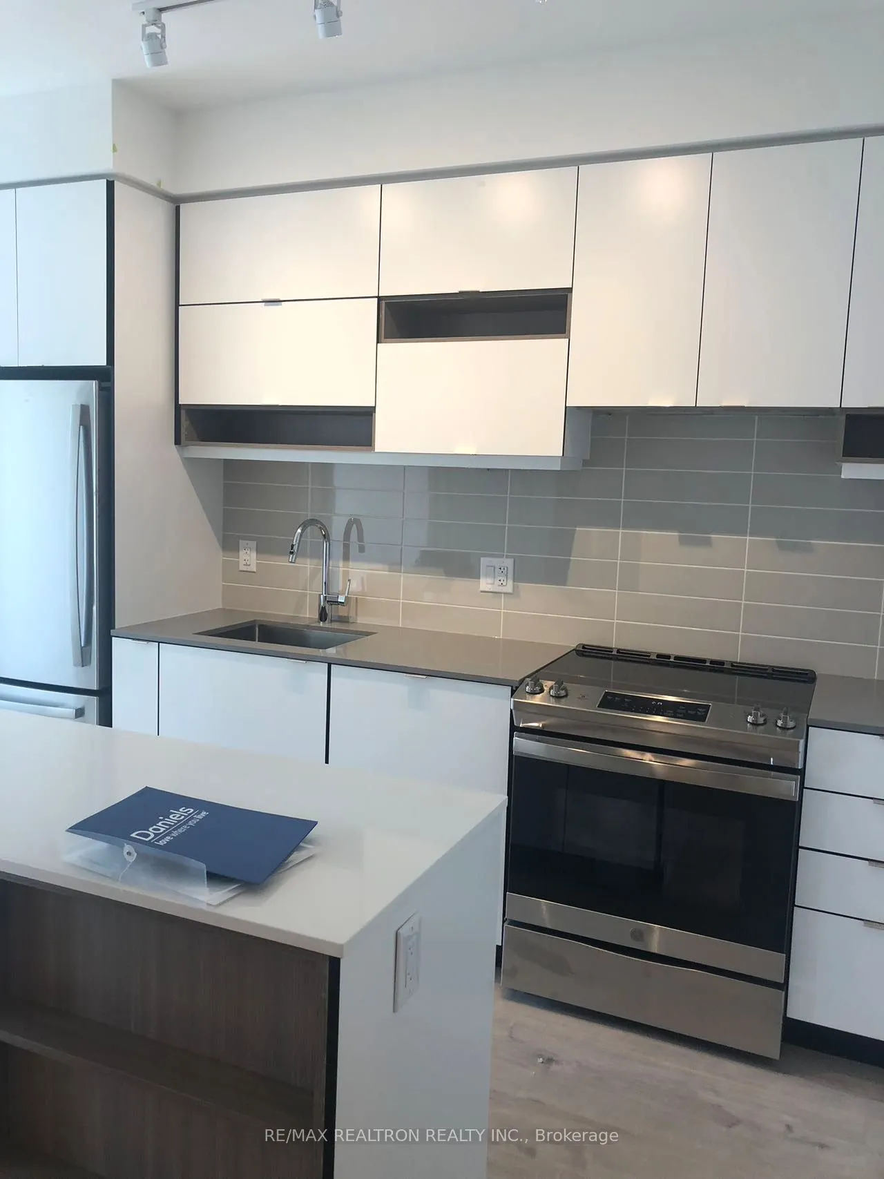 4065 Confederation Parkway #3301