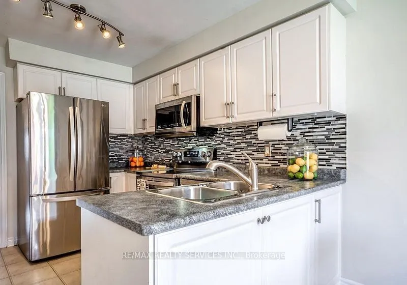 8 Seashell Place #23