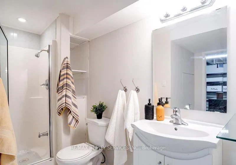 8 Seashell Place #23