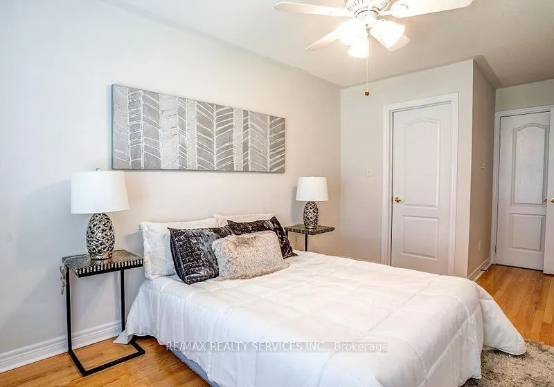 8 Seashell Place #23