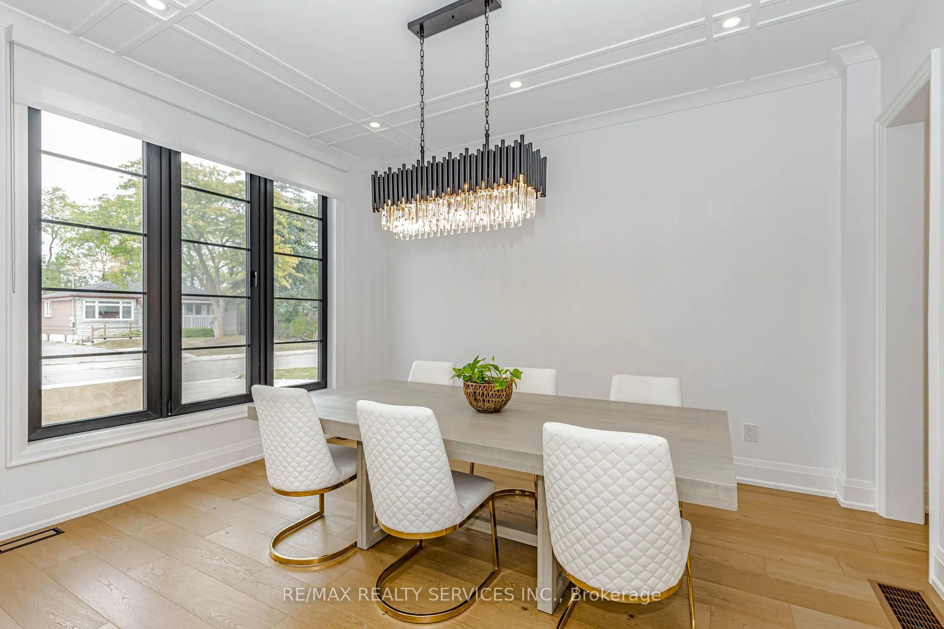 94 Vista Boulevard