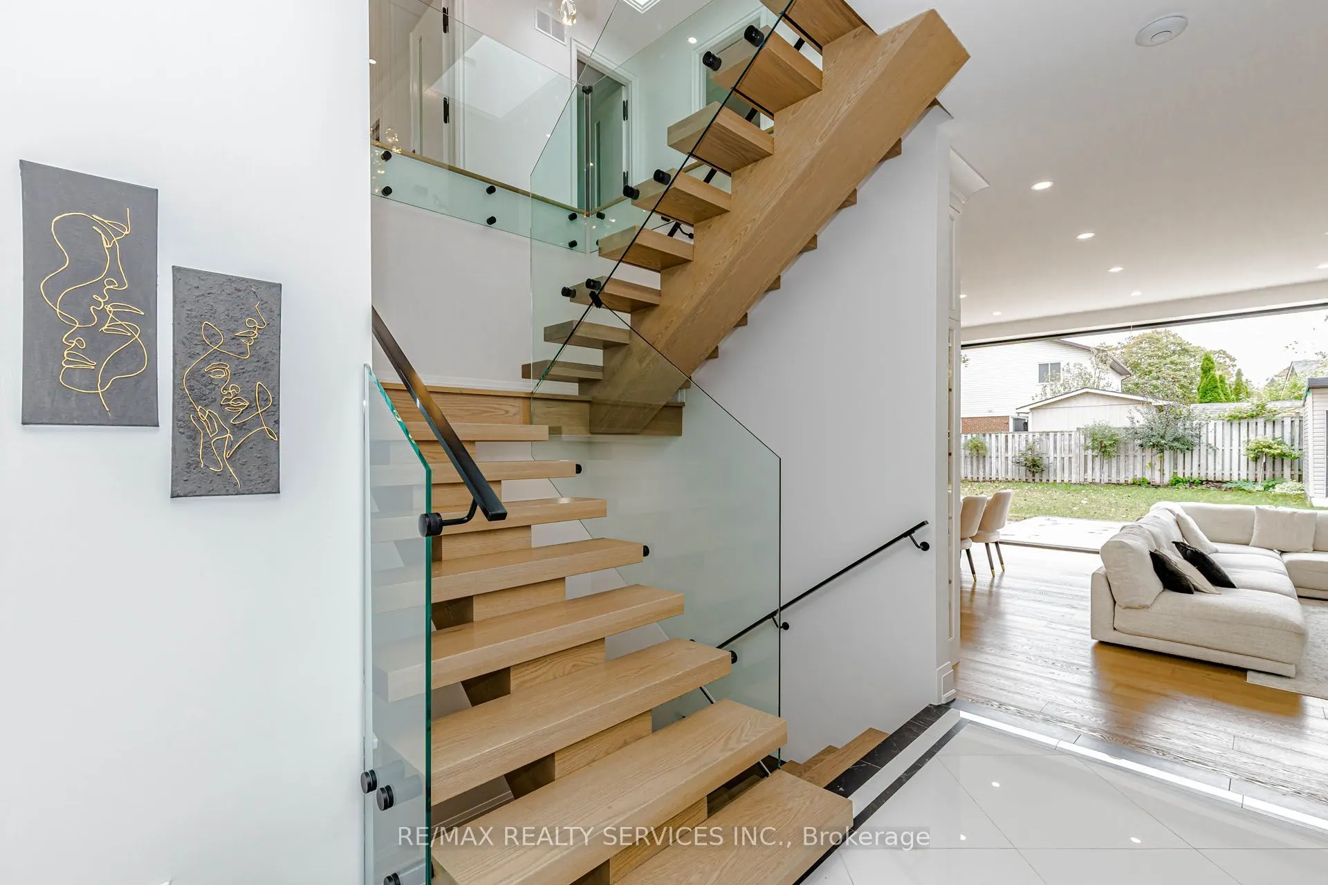 94 Vista Boulevard