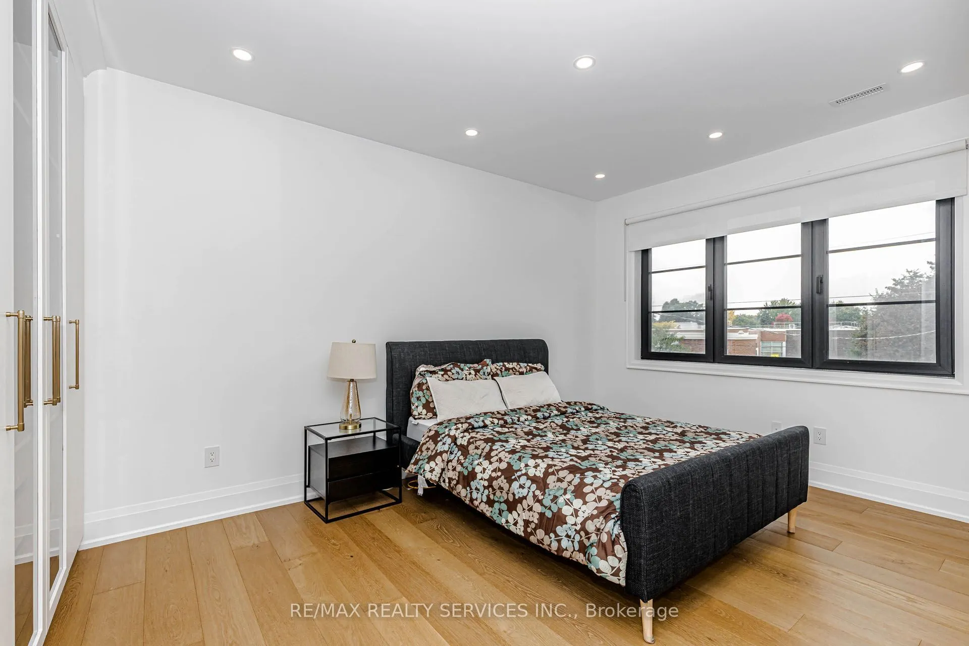 94 Vista Boulevard