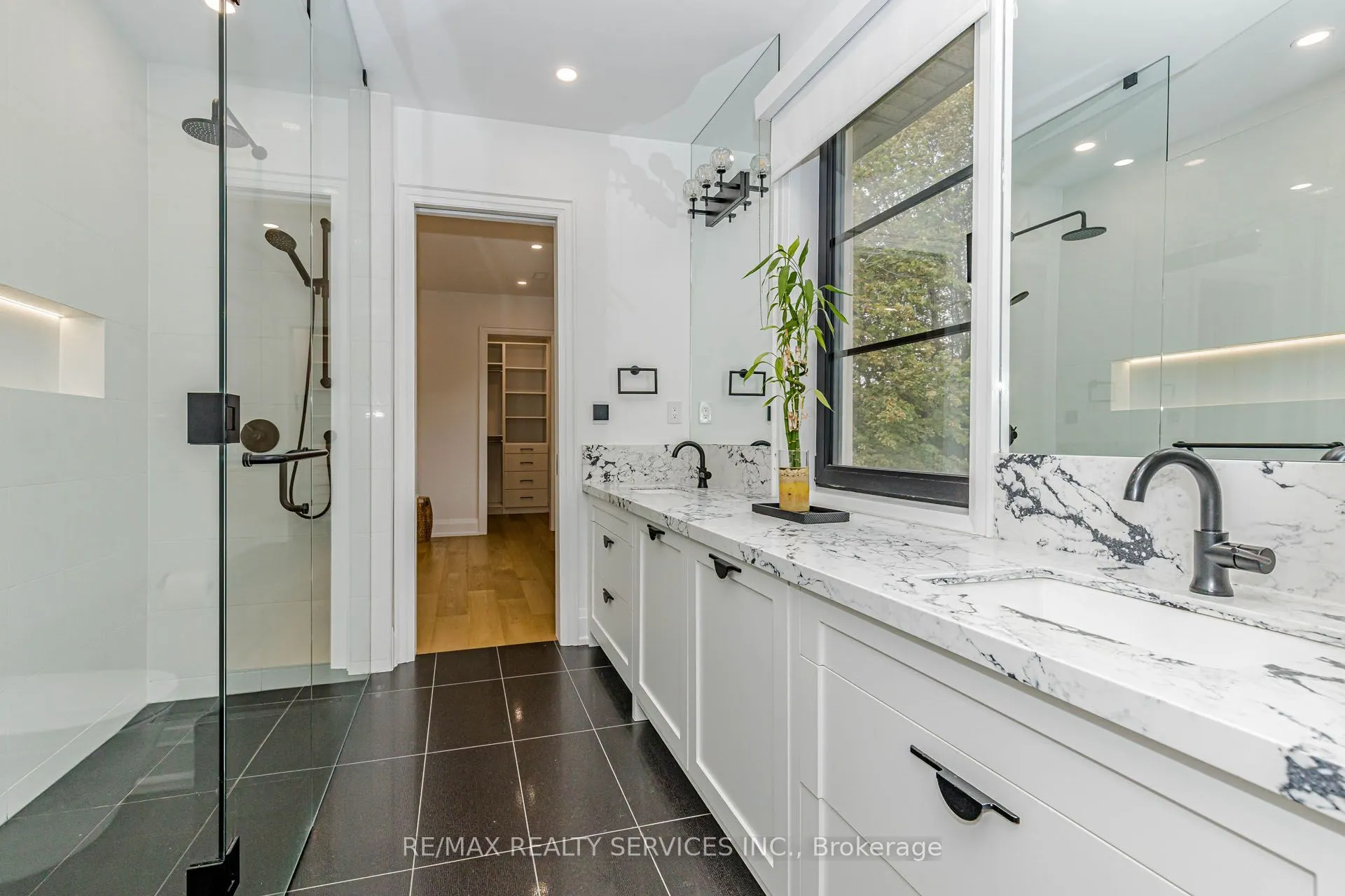 94 Vista Boulevard