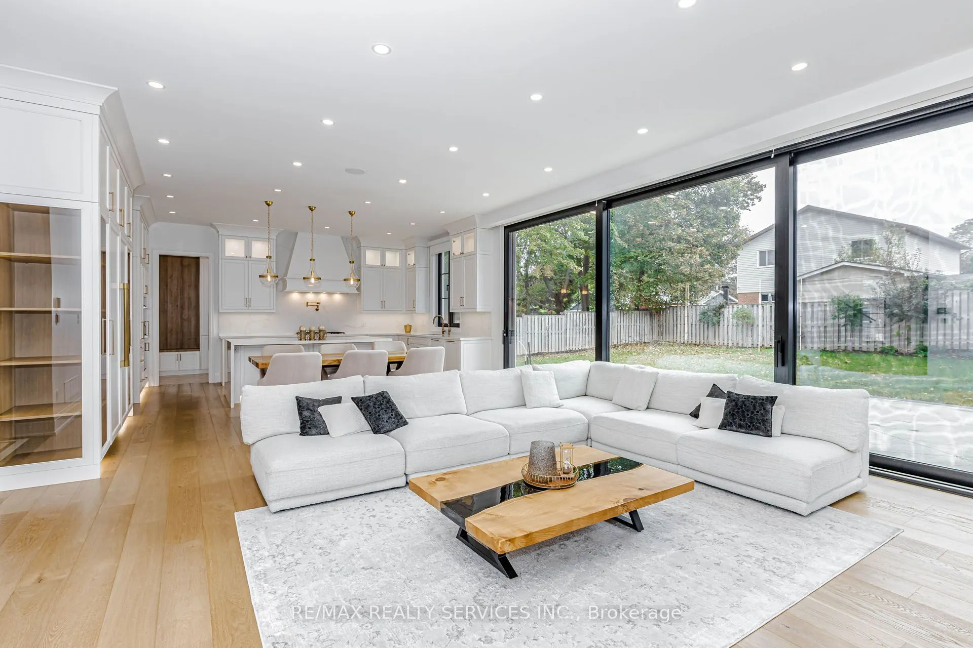 94 Vista Boulevard