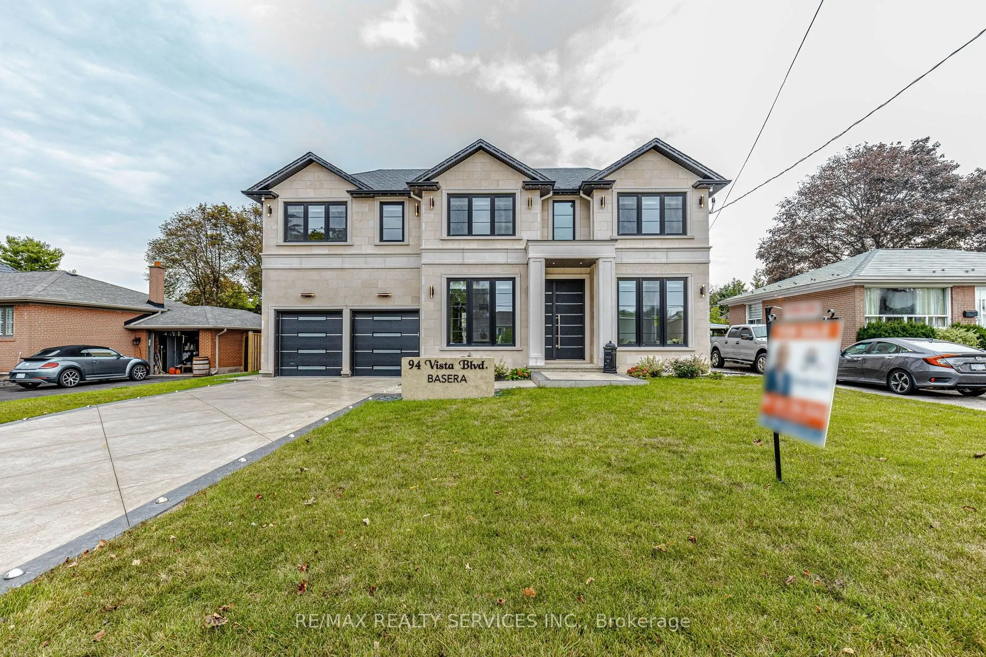 94 Vista Boulevard