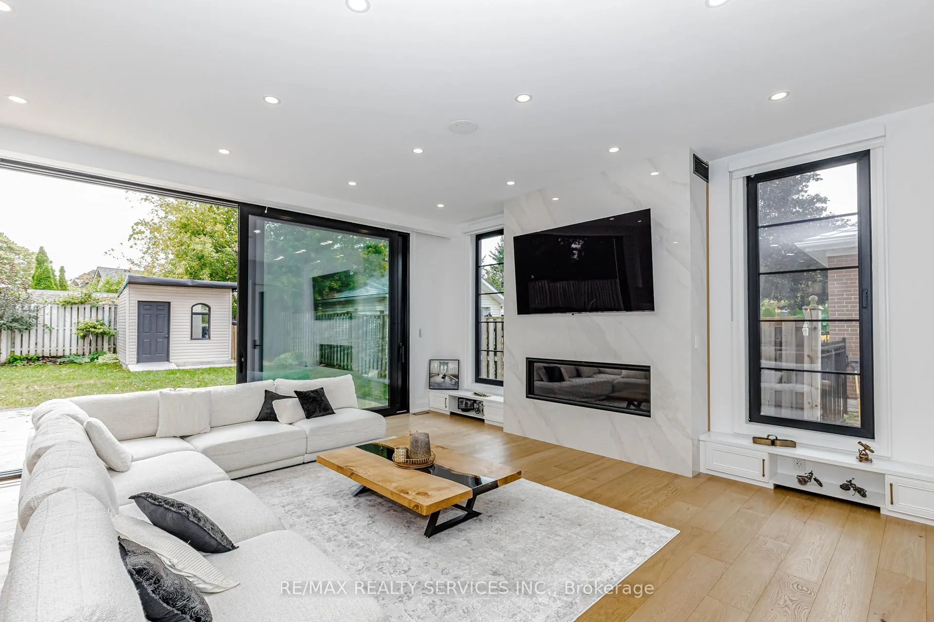94 Vista Boulevard