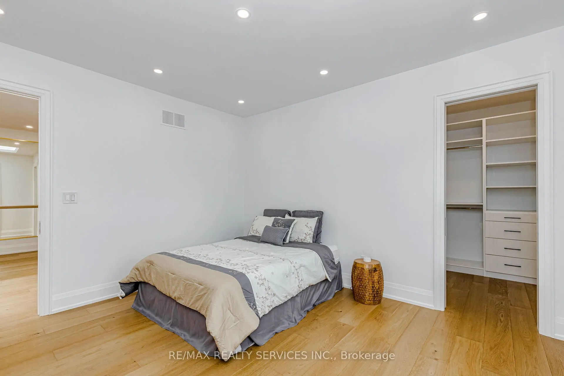 94 Vista Boulevard