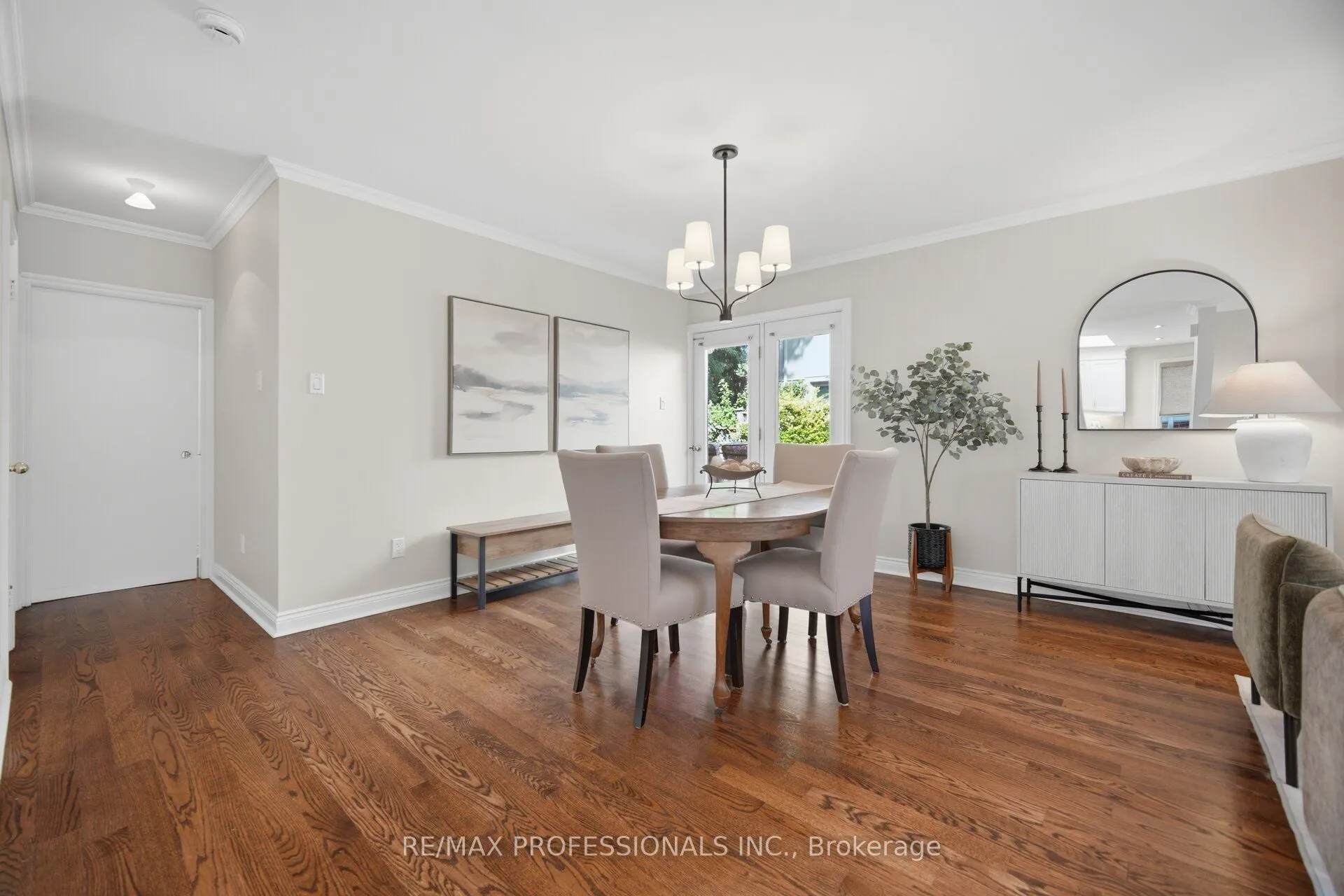 8 Beaverbrook Avenue