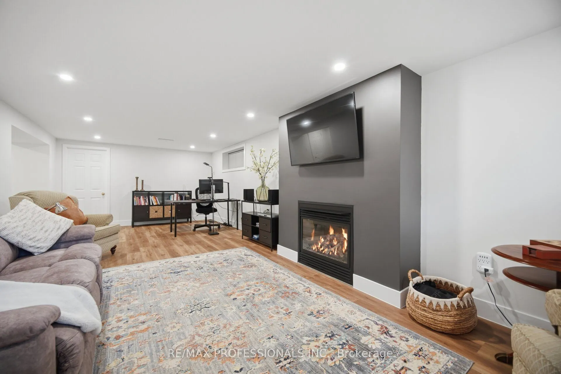 8 Beaverbrook Avenue