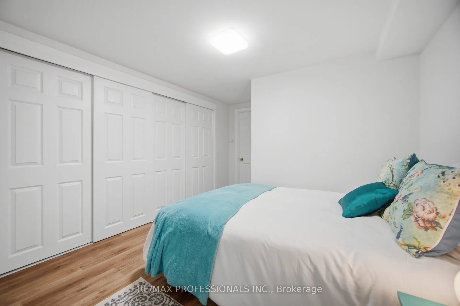 8 Beaverbrook Avenue