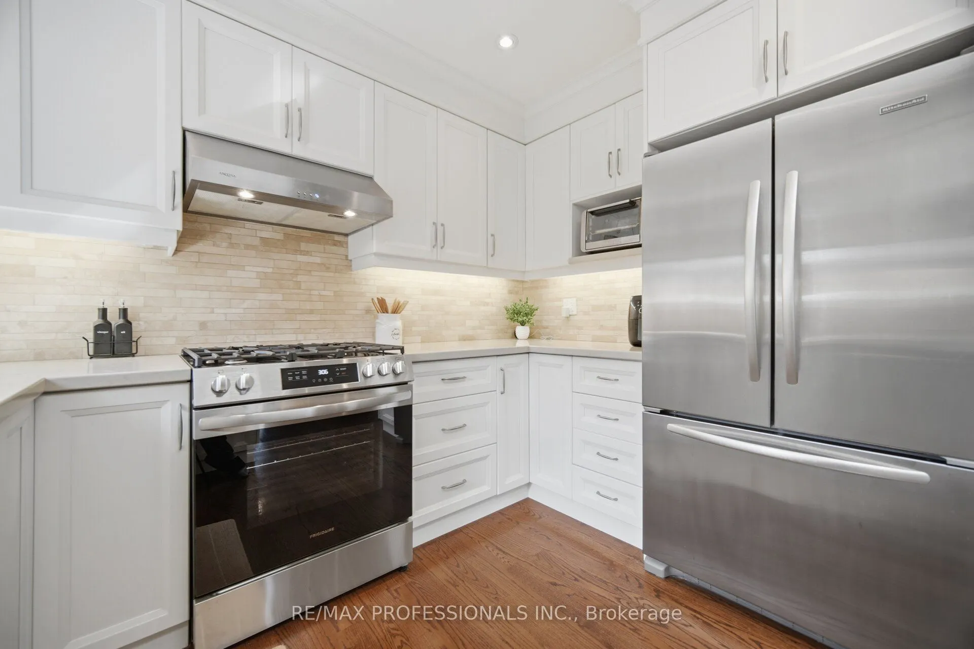 8 Beaverbrook Avenue