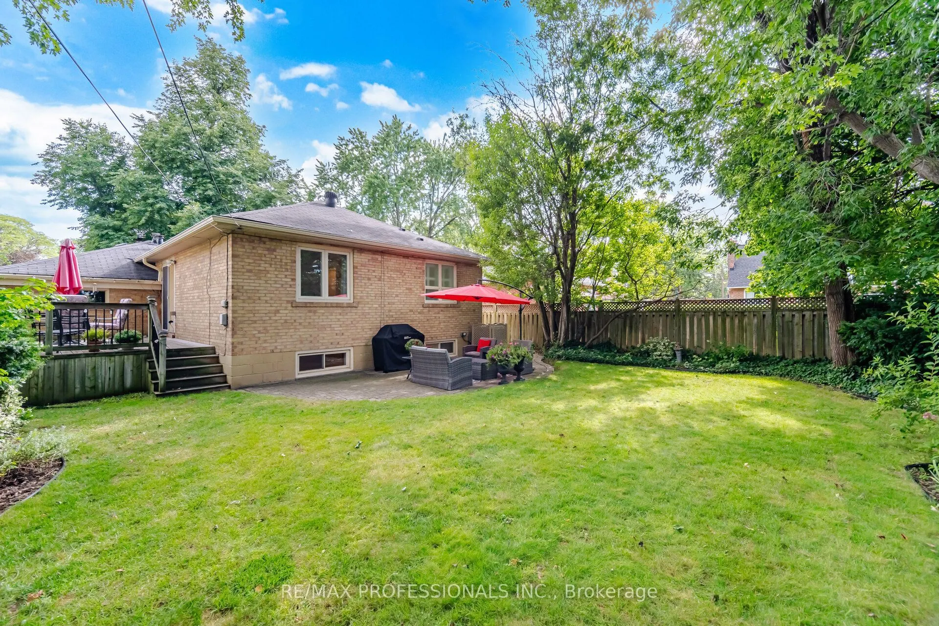 8 Beaverbrook Avenue