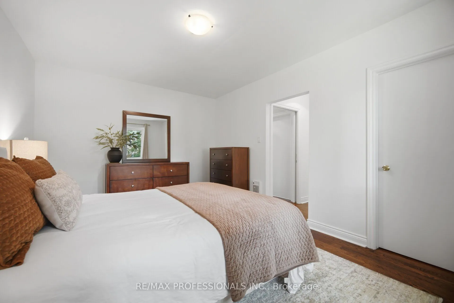 8 Beaverbrook Avenue