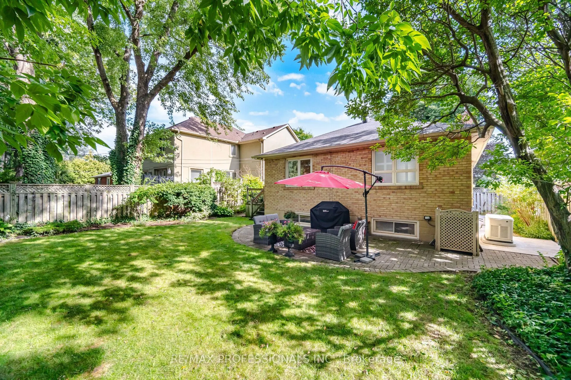 8 Beaverbrook Avenue