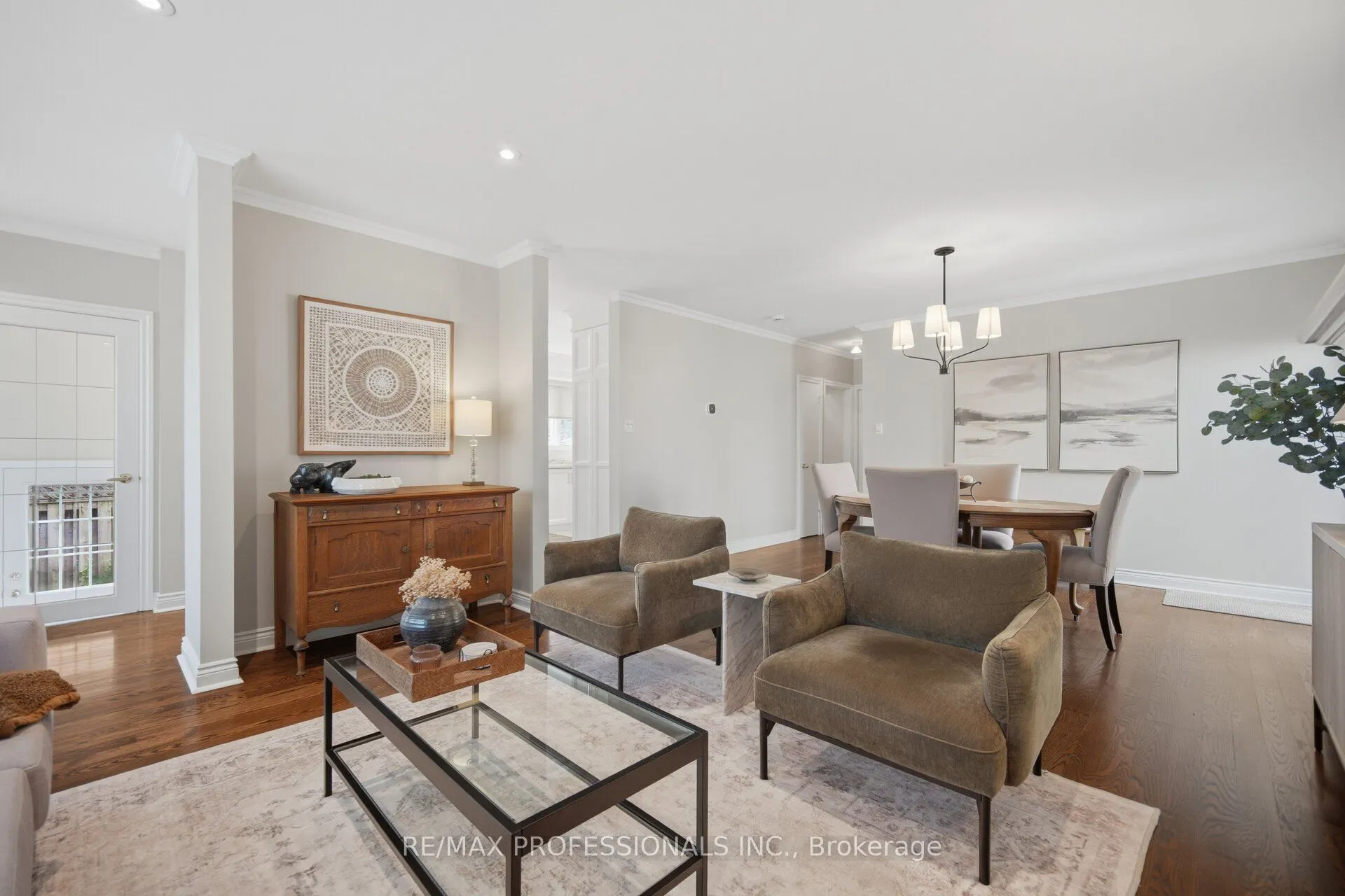 8 Beaverbrook Avenue