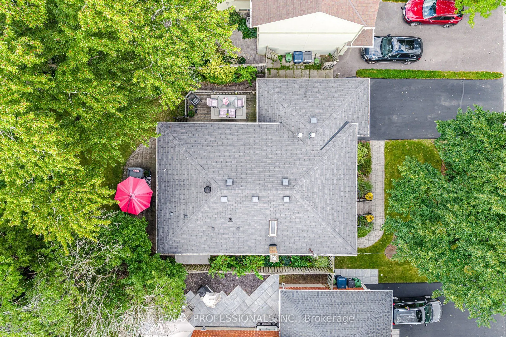 8 Beaverbrook Avenue