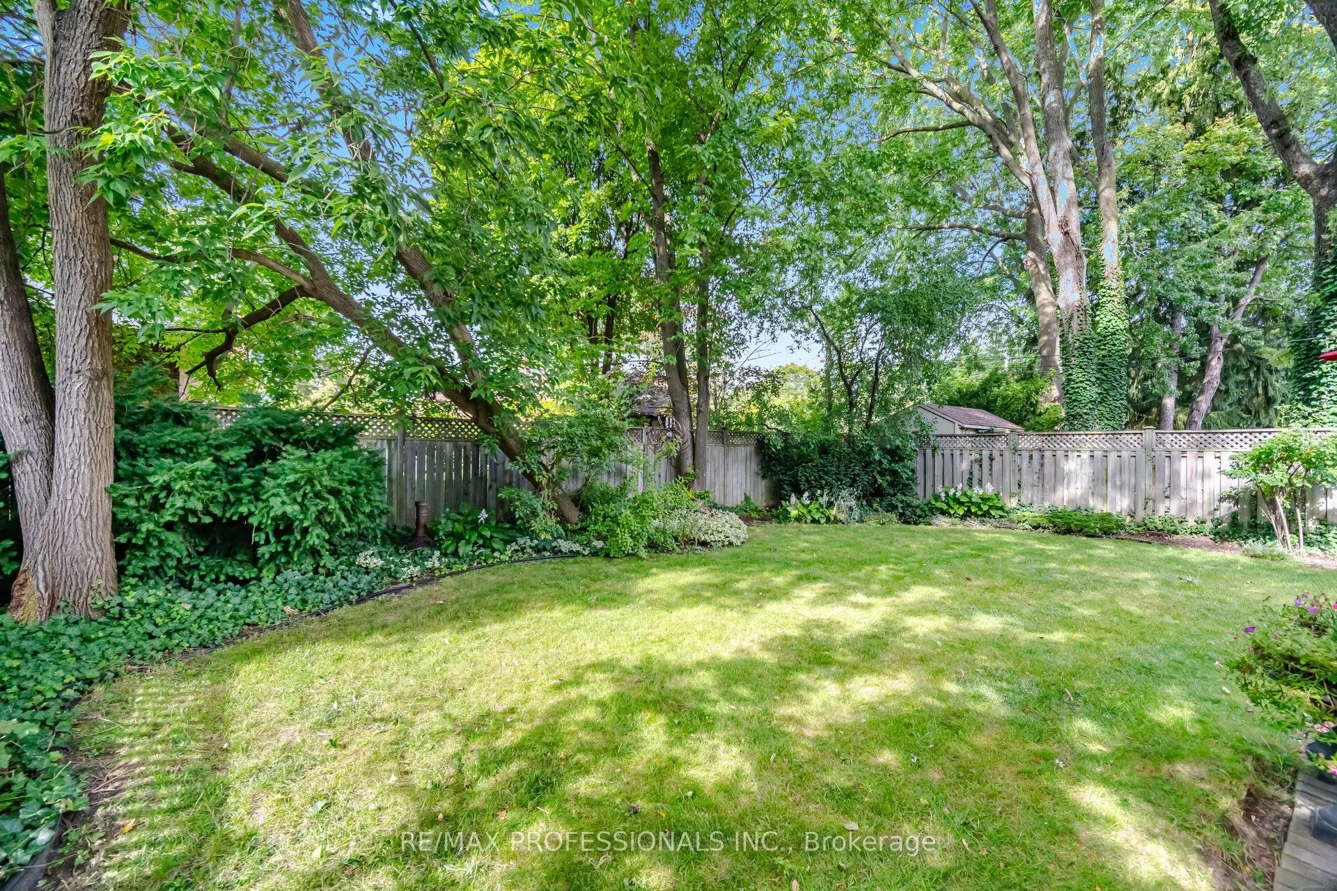 8 Beaverbrook Avenue