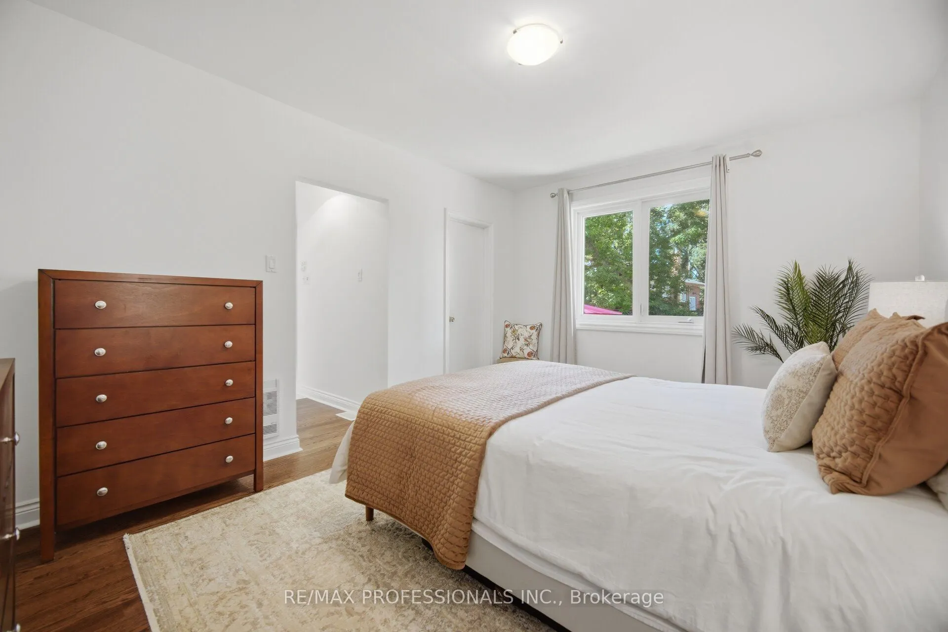 8 Beaverbrook Avenue
