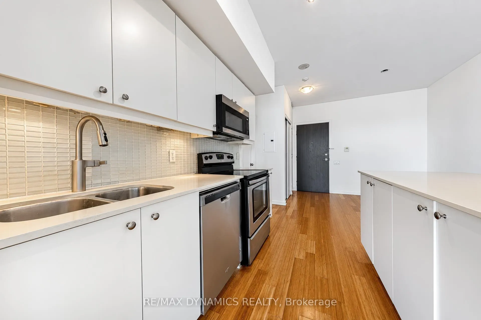 103 The Queensway #1202