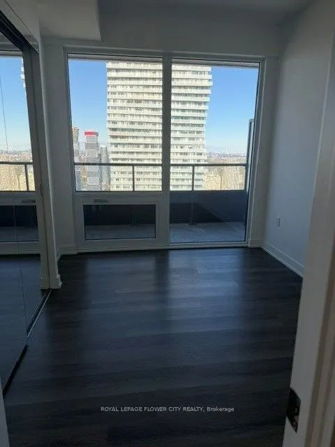 448 Burnhamthorpe Road W #4805