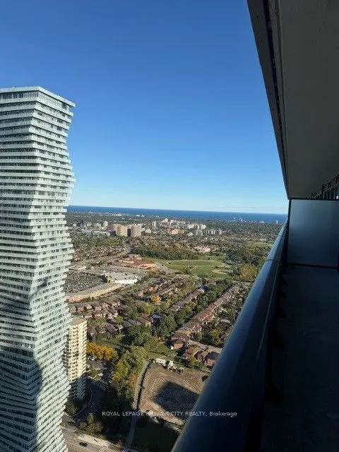 448 Burnhamthorpe Road W #4805