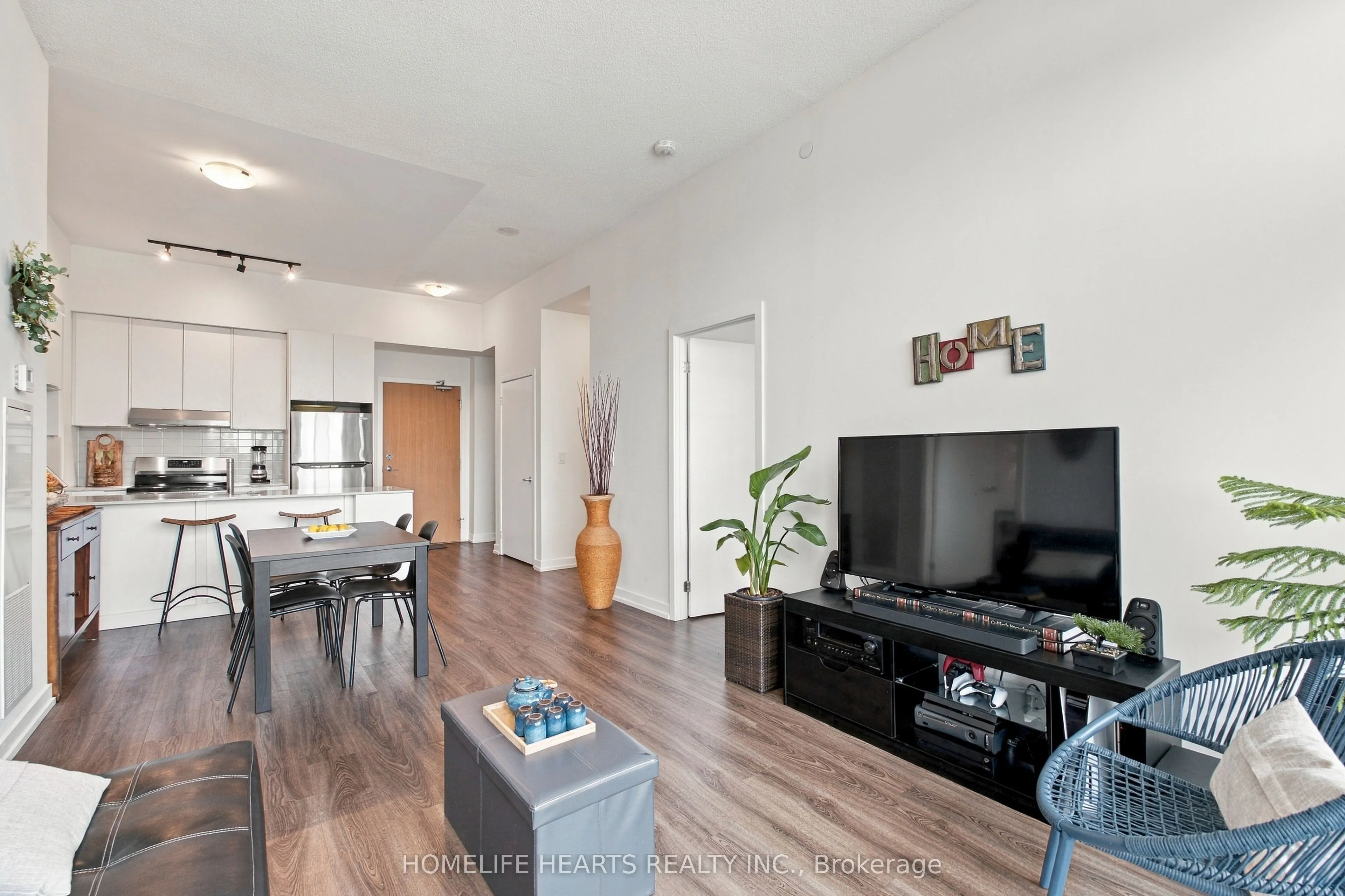 2520 Eglinton Avenue W #1412