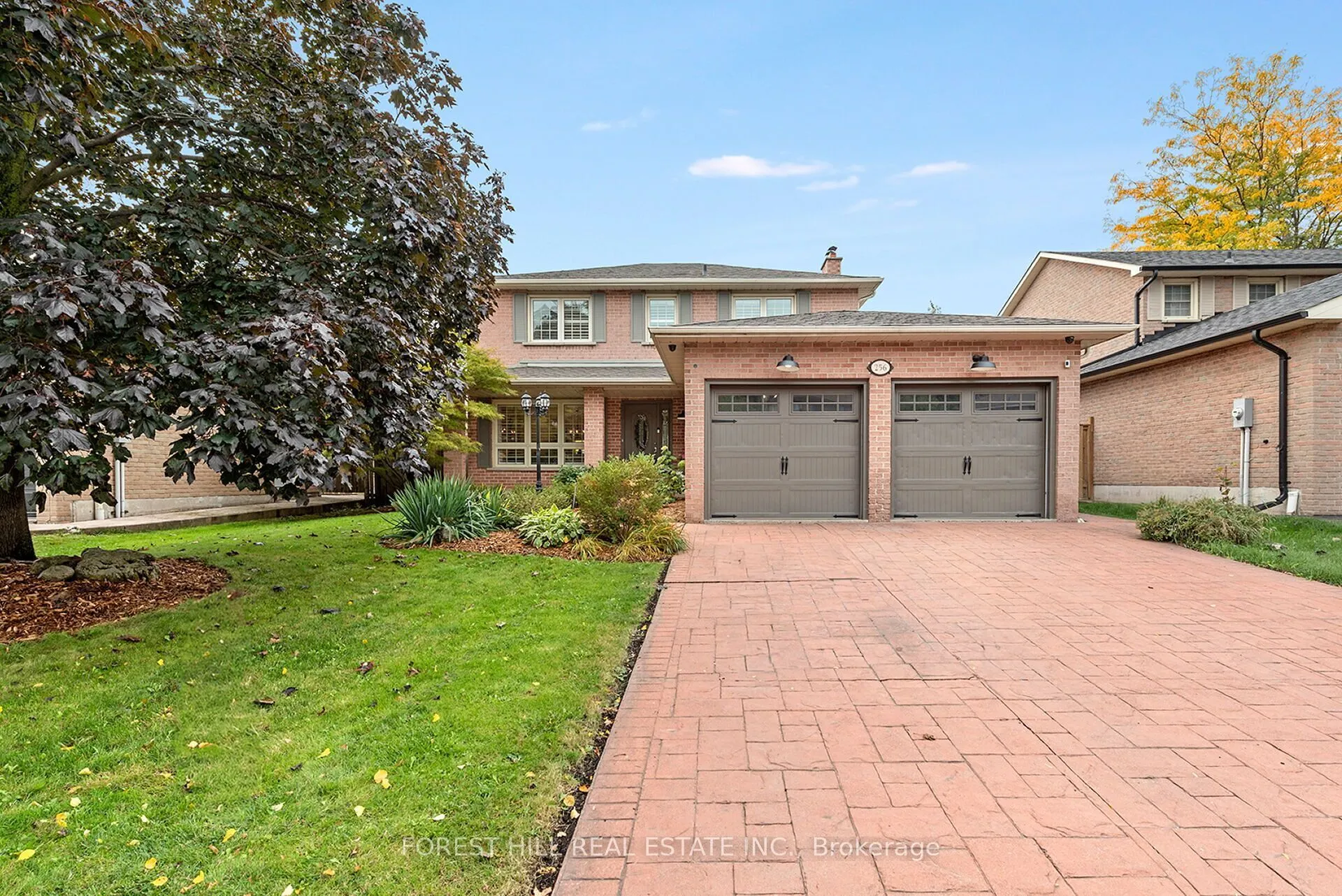 256 Randall Crescent