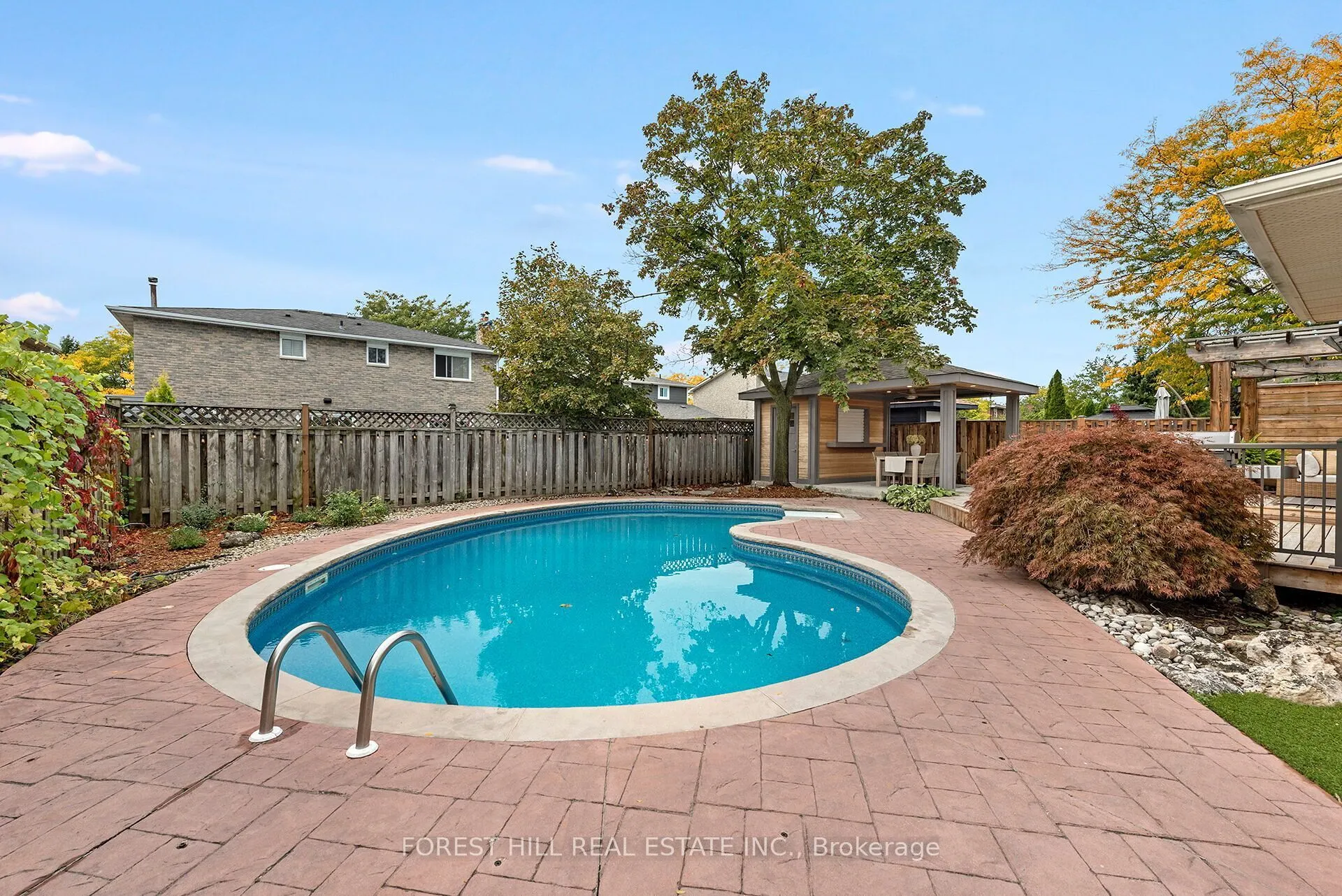 256 Randall Crescent