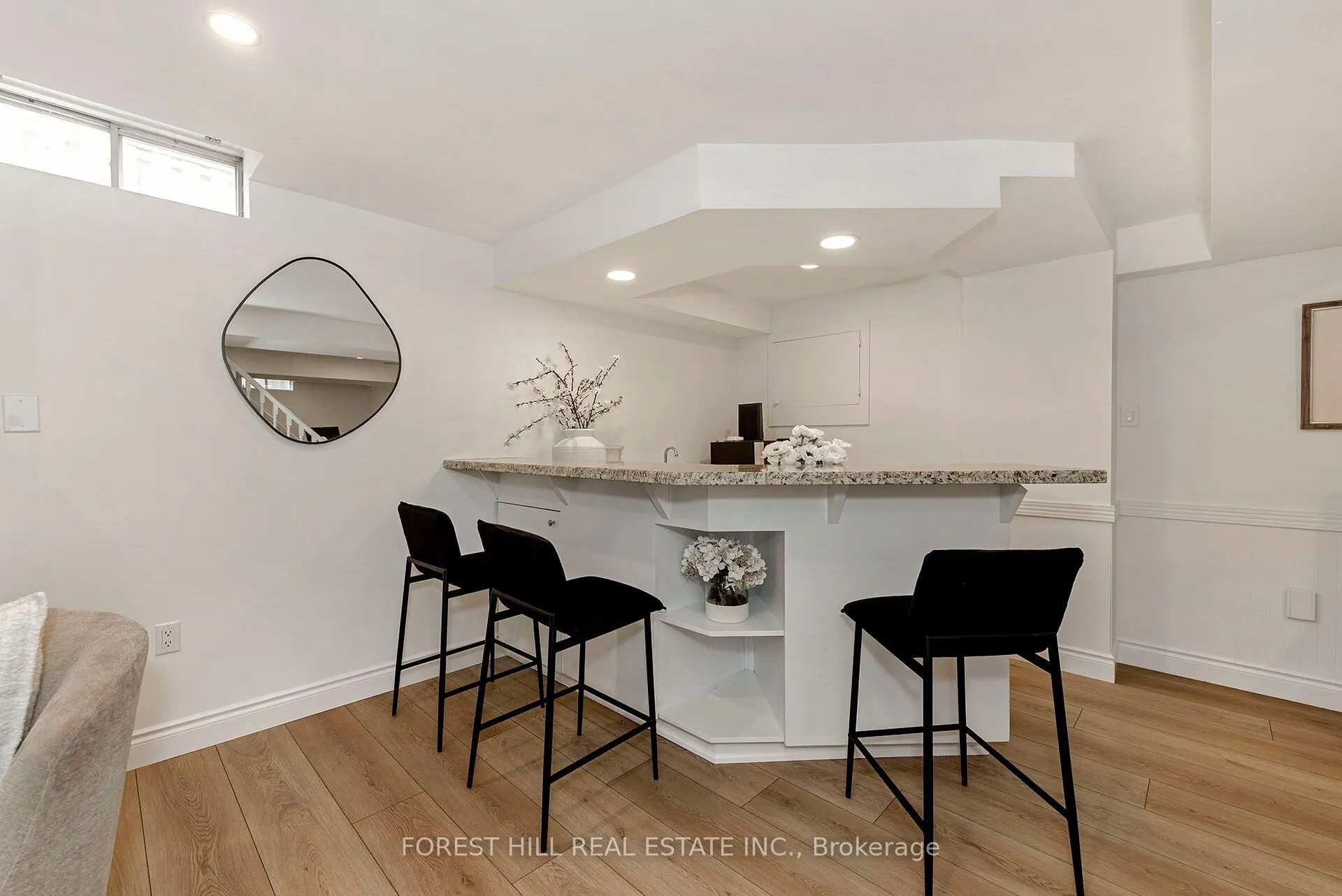 256 Randall Crescent