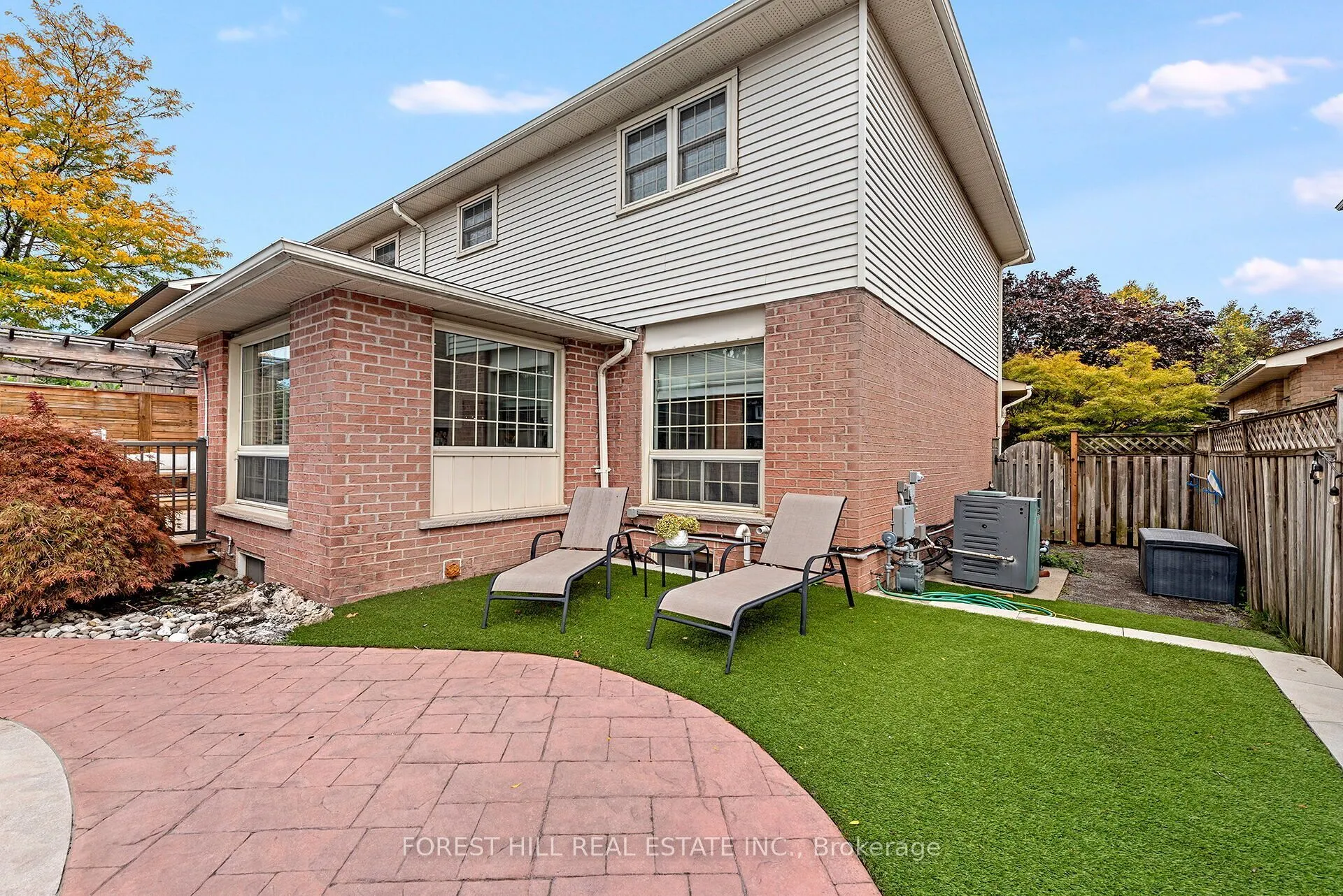 256 Randall Crescent