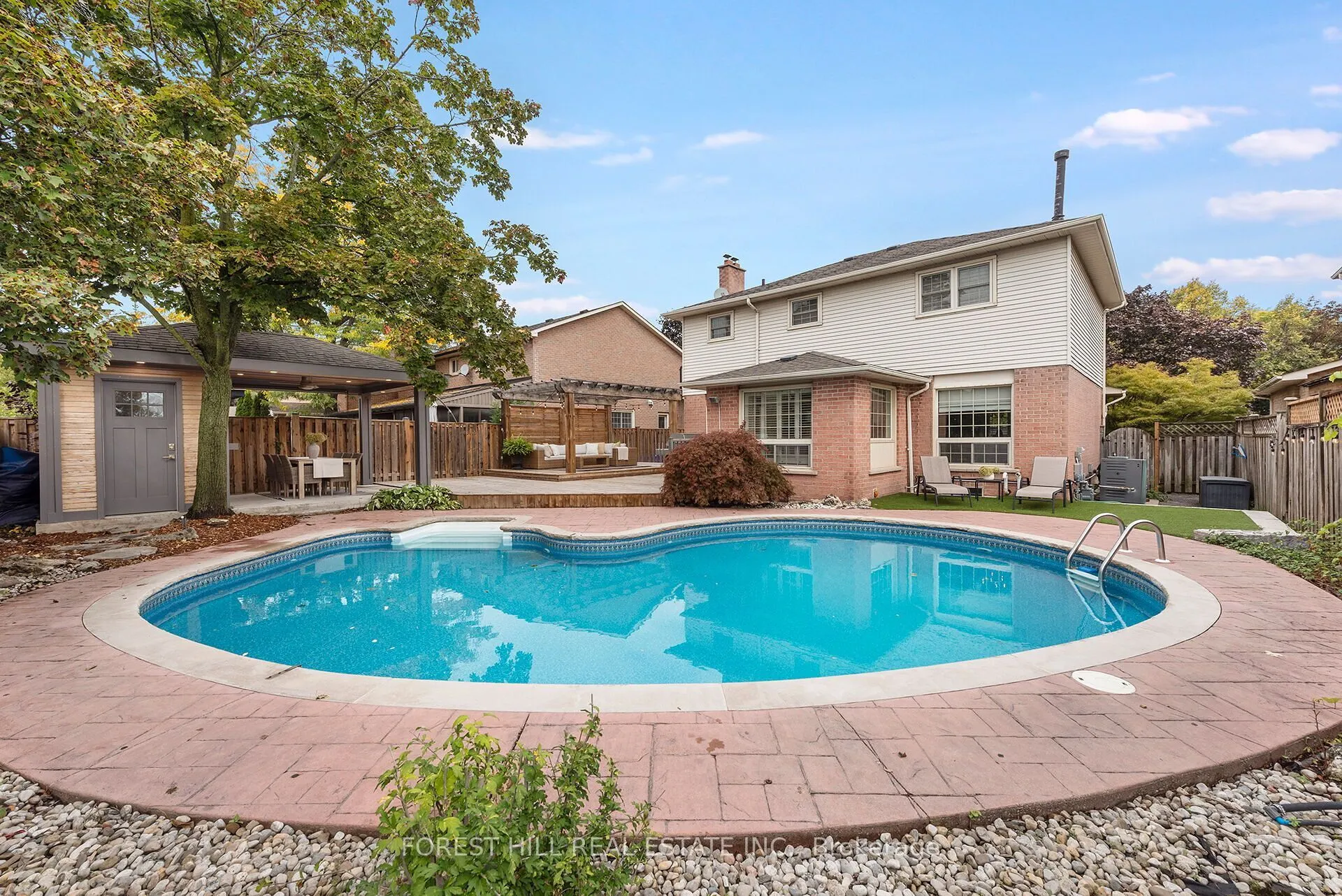 256 Randall Crescent