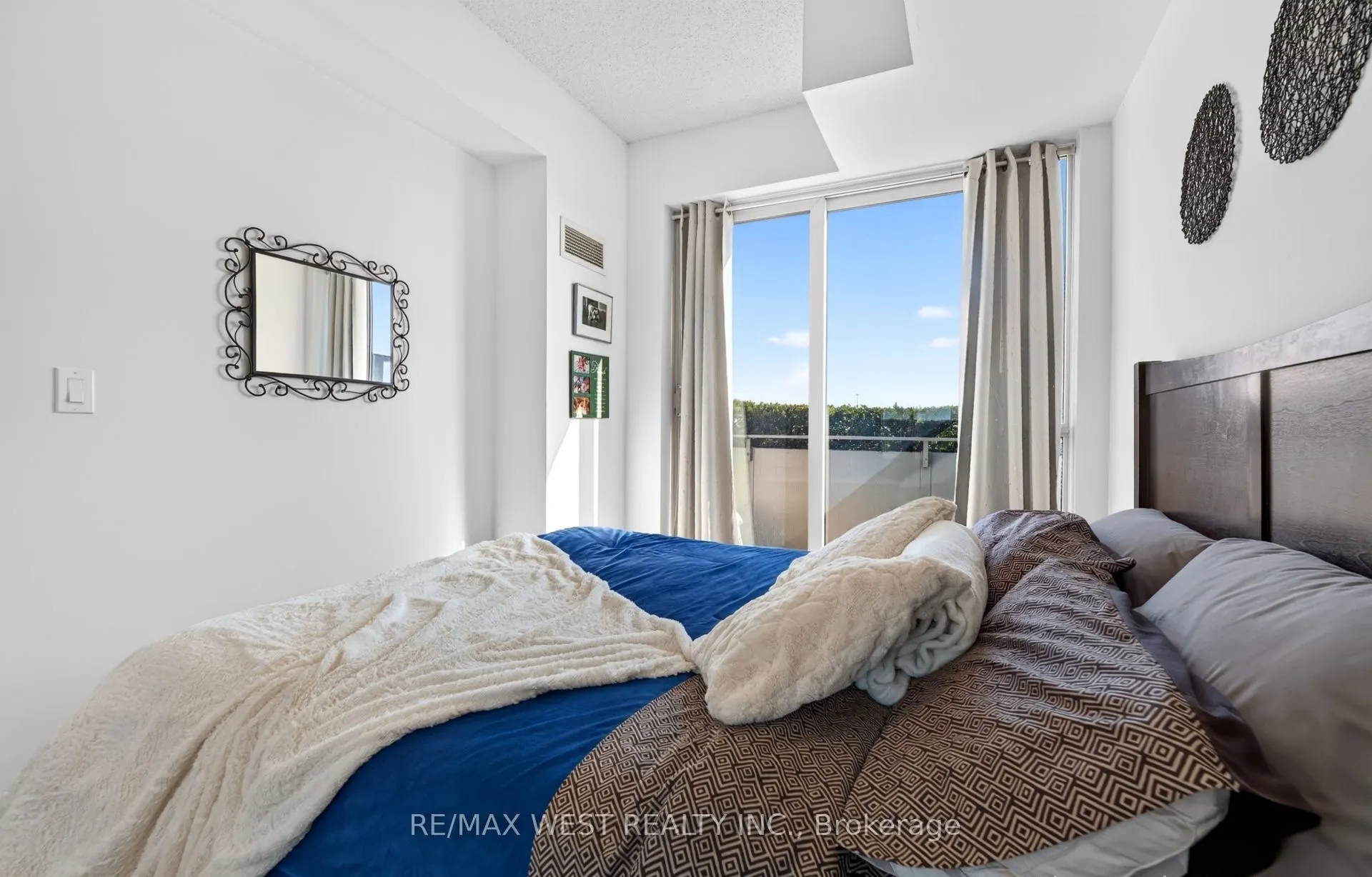 15 James Findlay Way #631