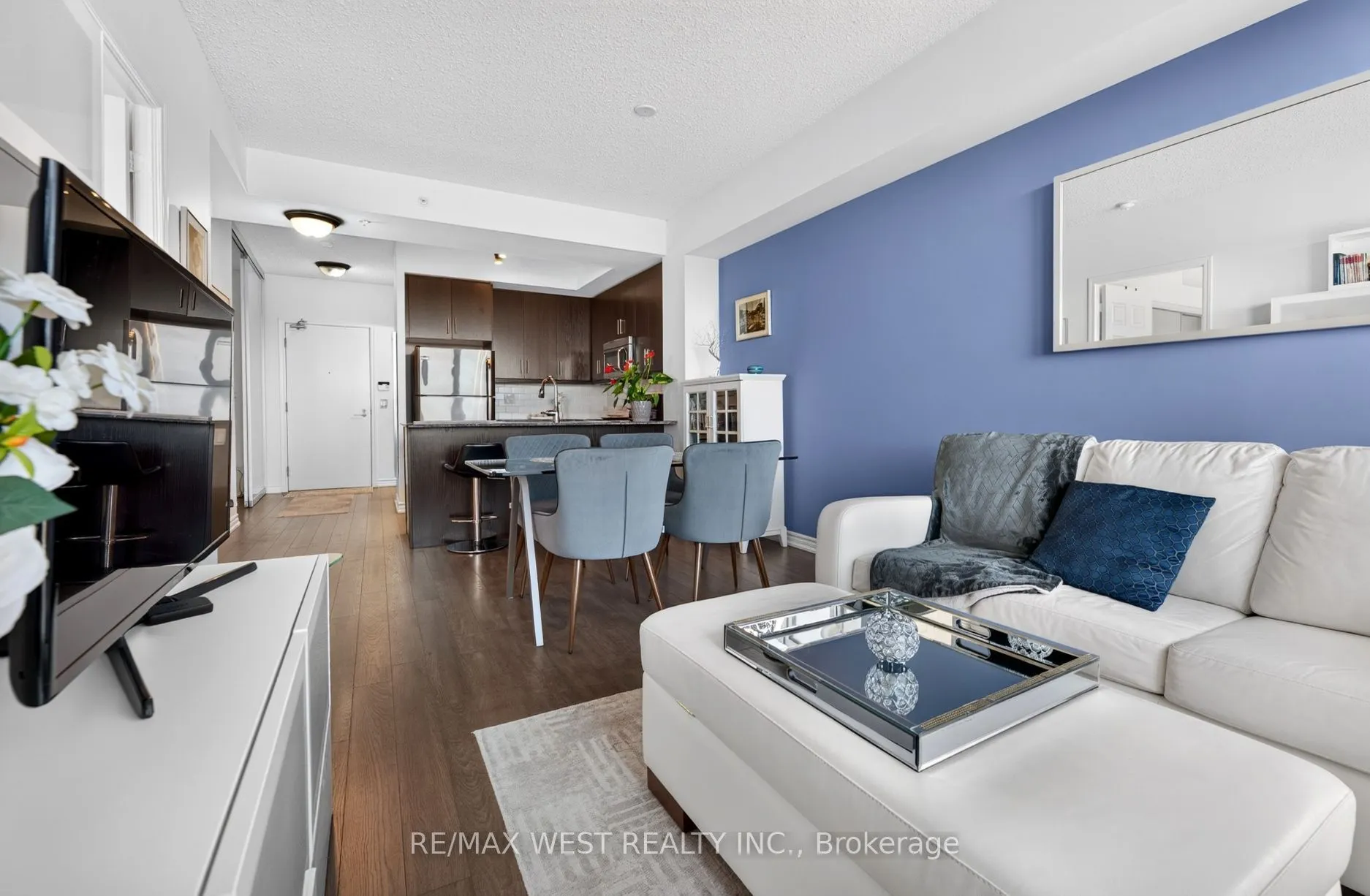 15 James Findlay Way #631