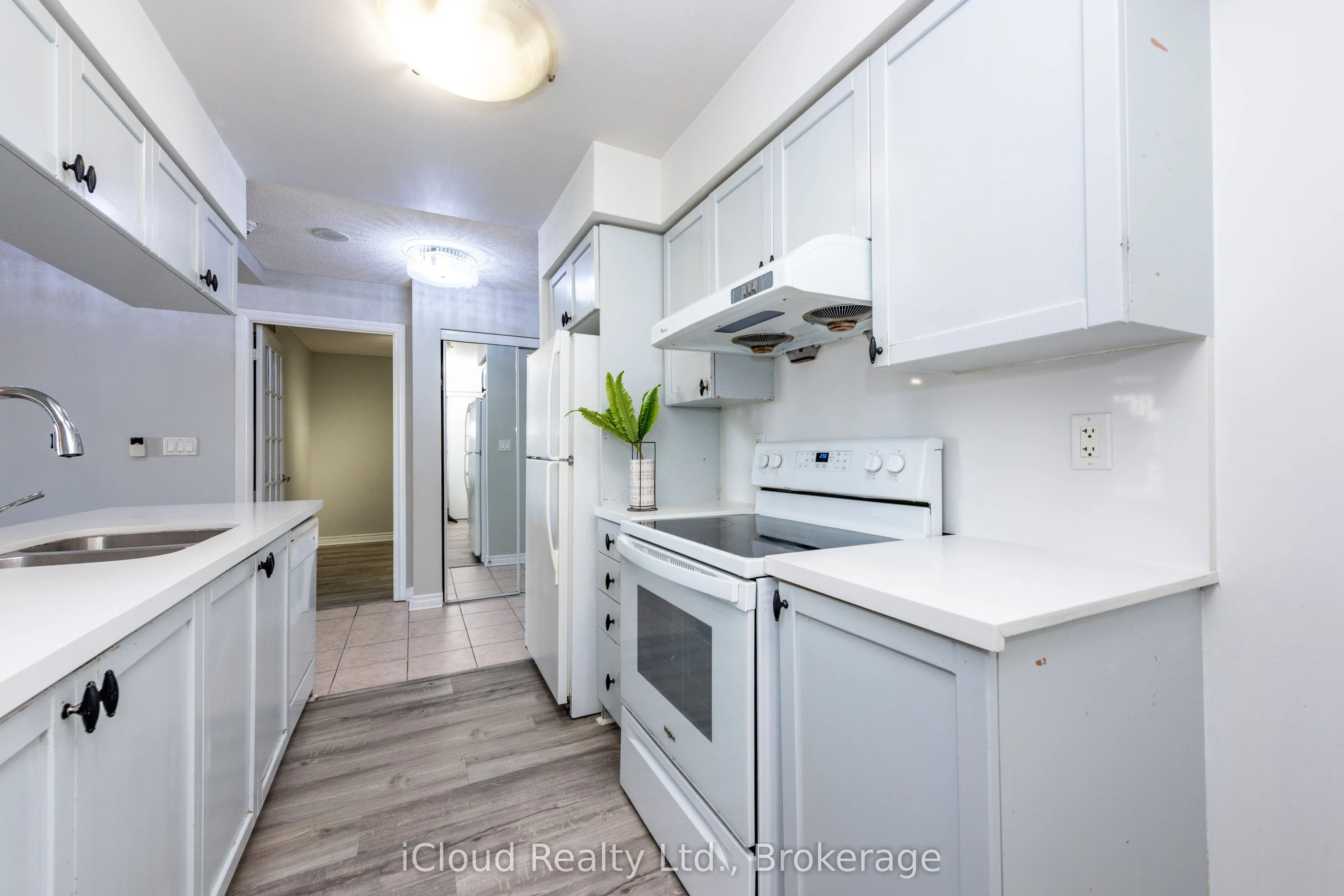 3888 Duke Of York Boulevard #2521