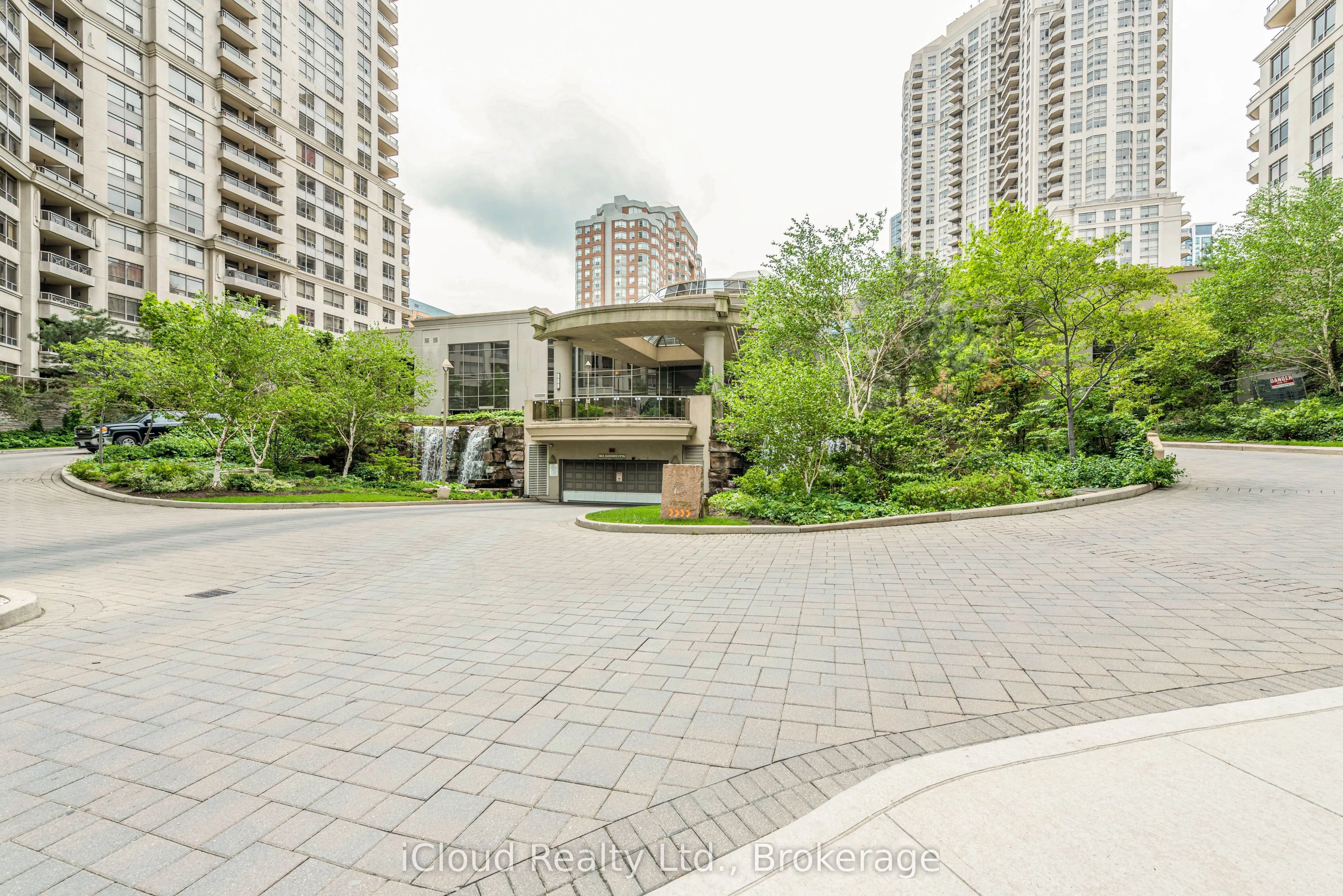 3888 Duke Of York Boulevard #2521