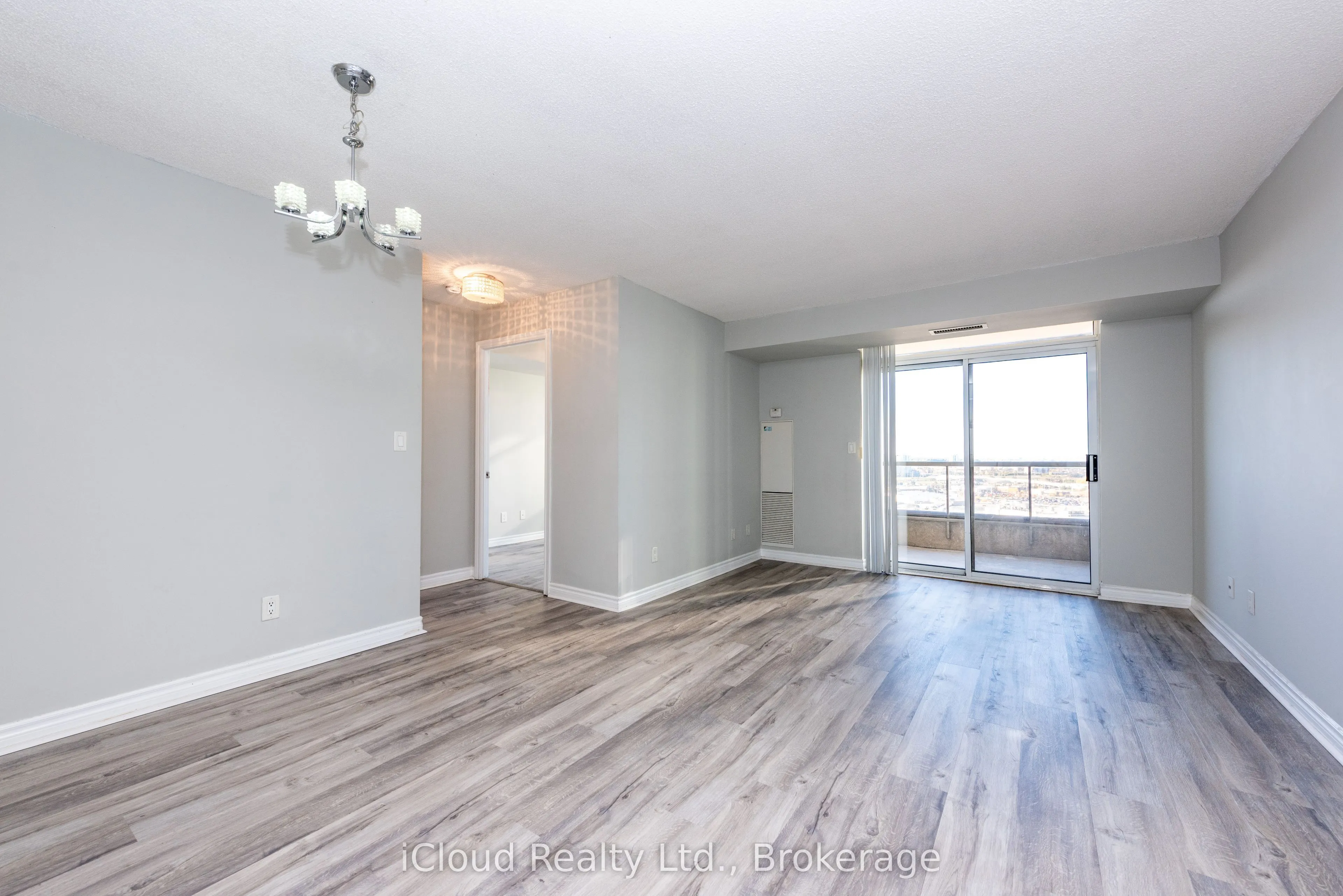 3888 Duke Of York Boulevard #2521