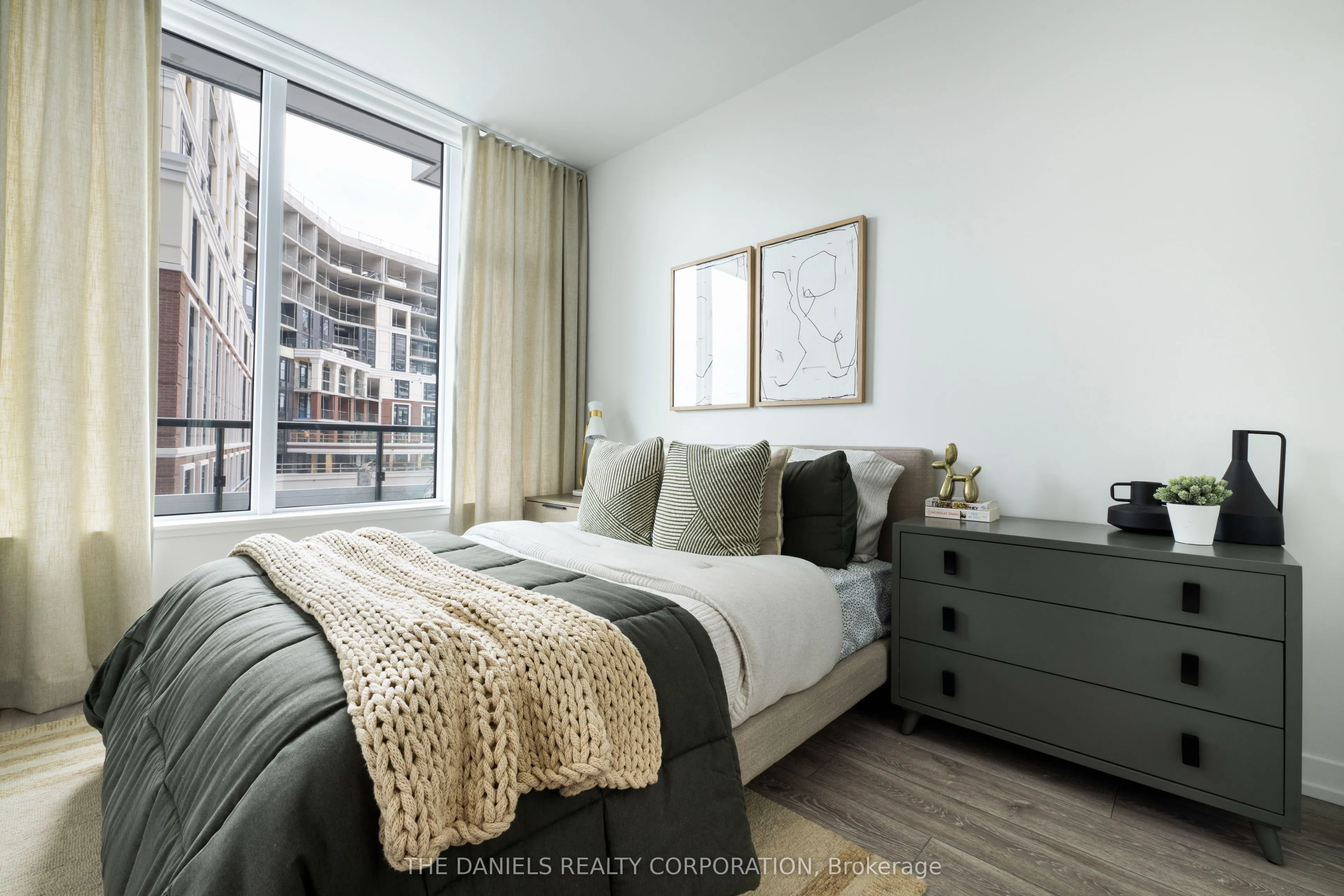 2485 Eglinton Avenue W #1308
