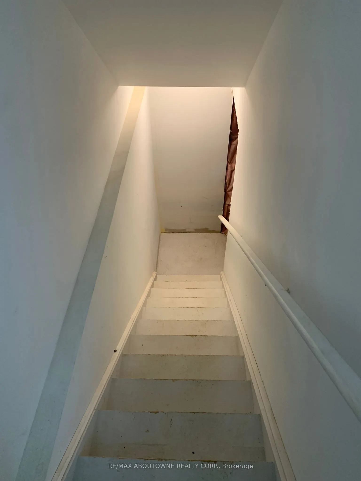 828 Aspen Terrace