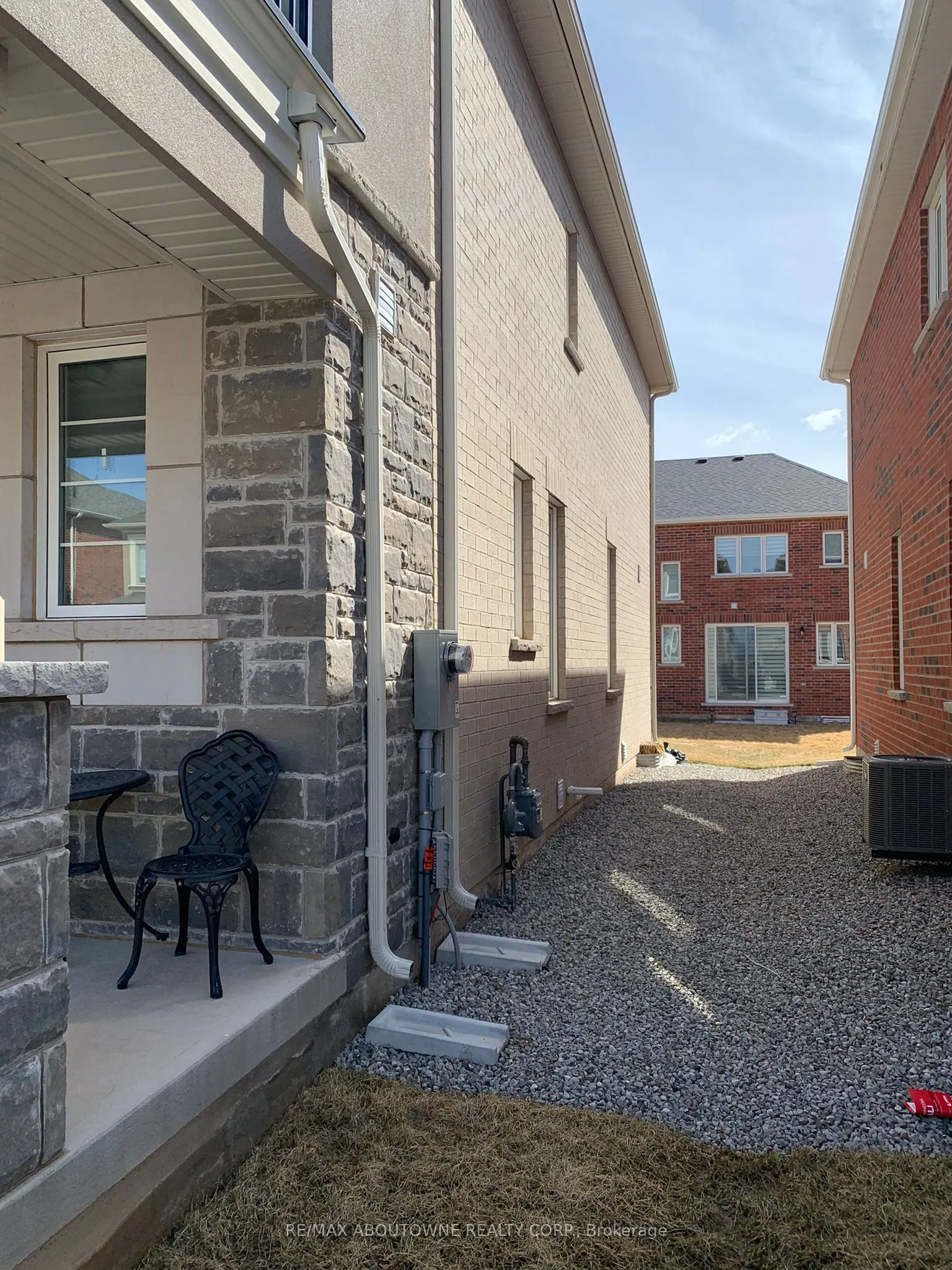 828 Aspen Terrace