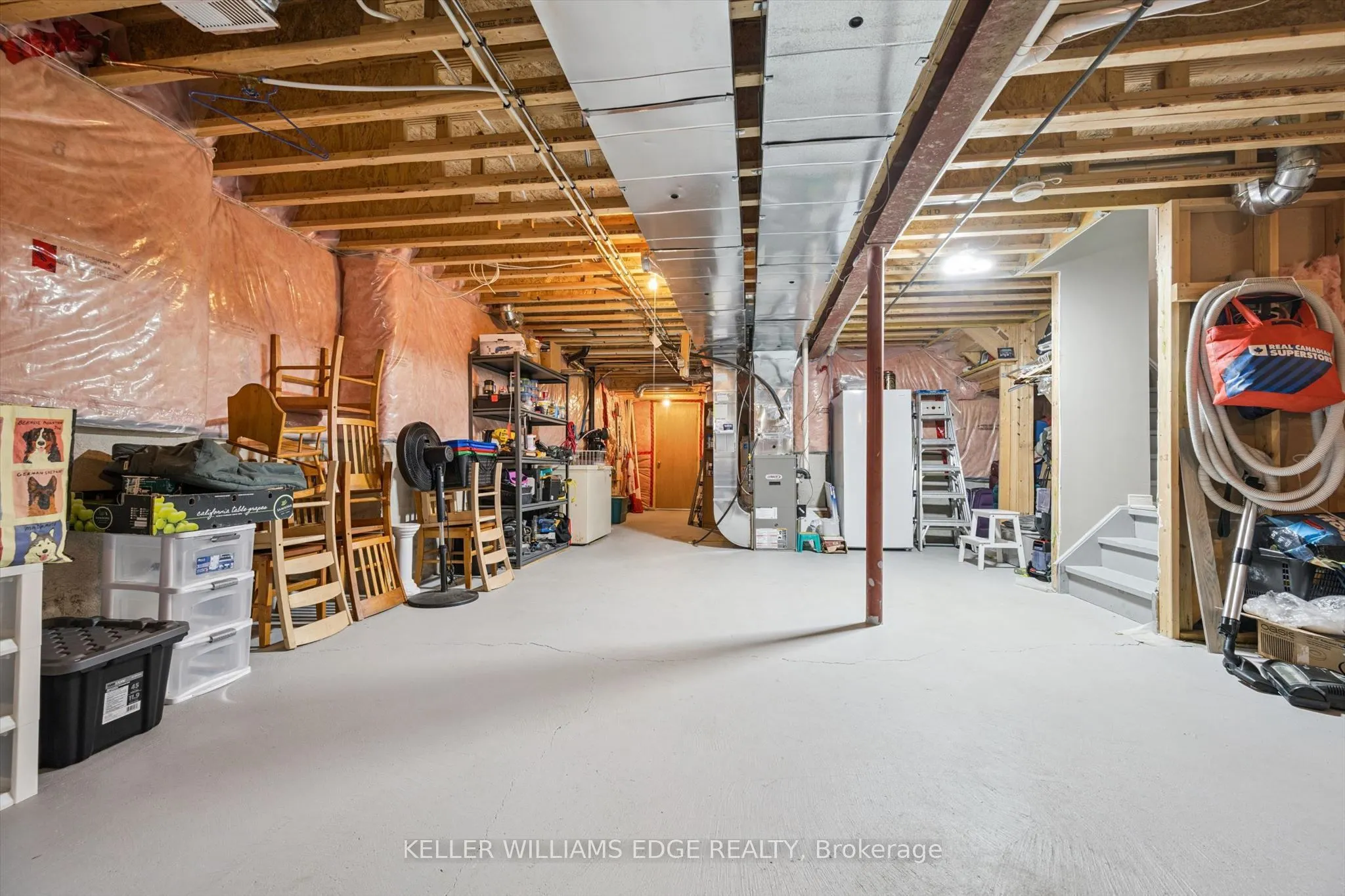 97 Meadowlark Drive N